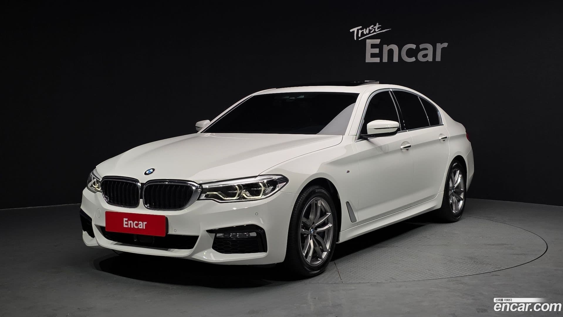 Main__Slider__Photo:5-Series BMW 2017.11-0