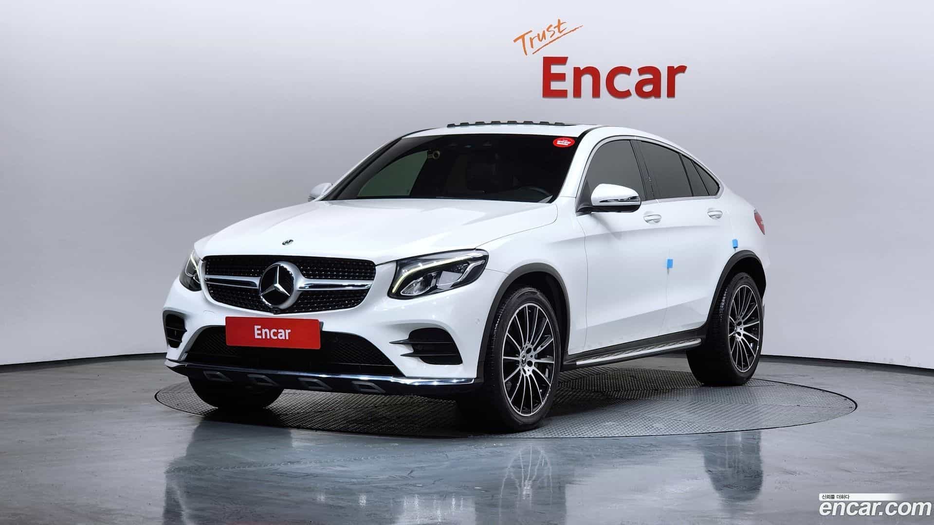 GLC-Class Mercedes-Benz 2018.0-OUTER-001