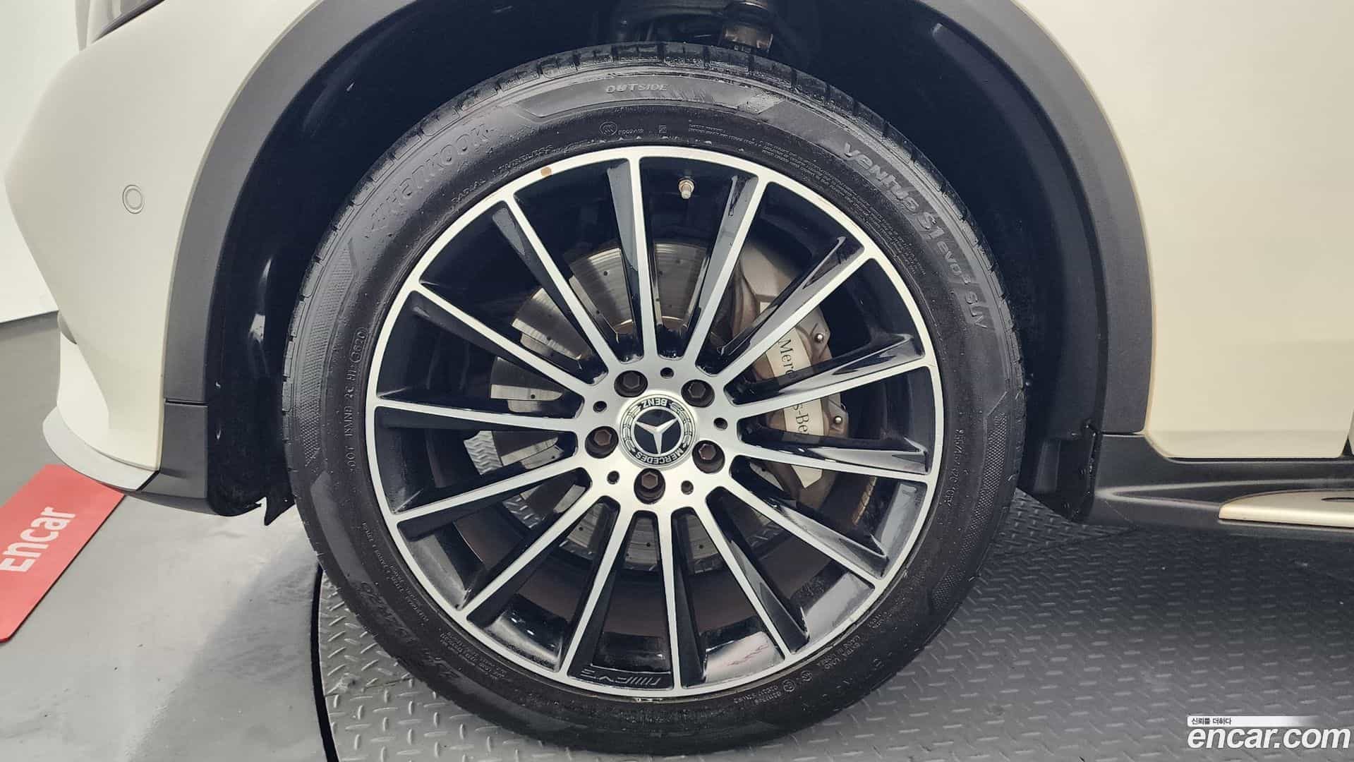 GLC-Class Mercedes-Benz 2018.0-OUTER-005