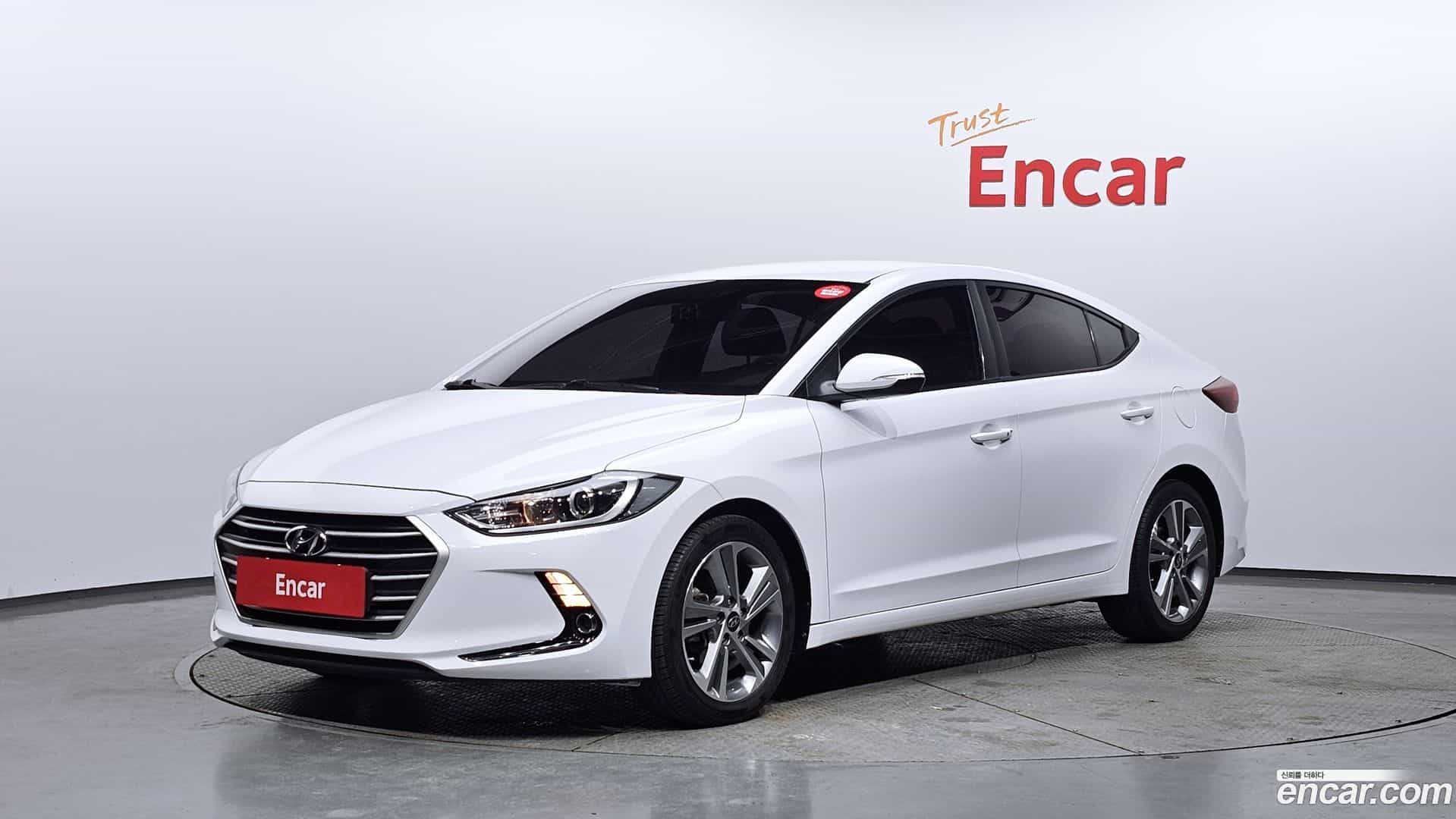 AVANTE Hyundai 2018.0-OUTER-001