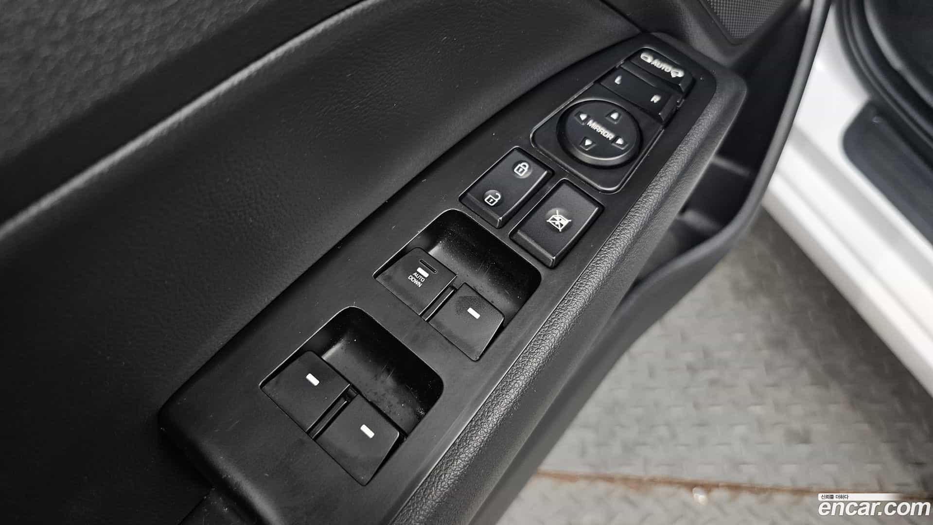 AVANTE Hyundai 2018.0-OPTION-018