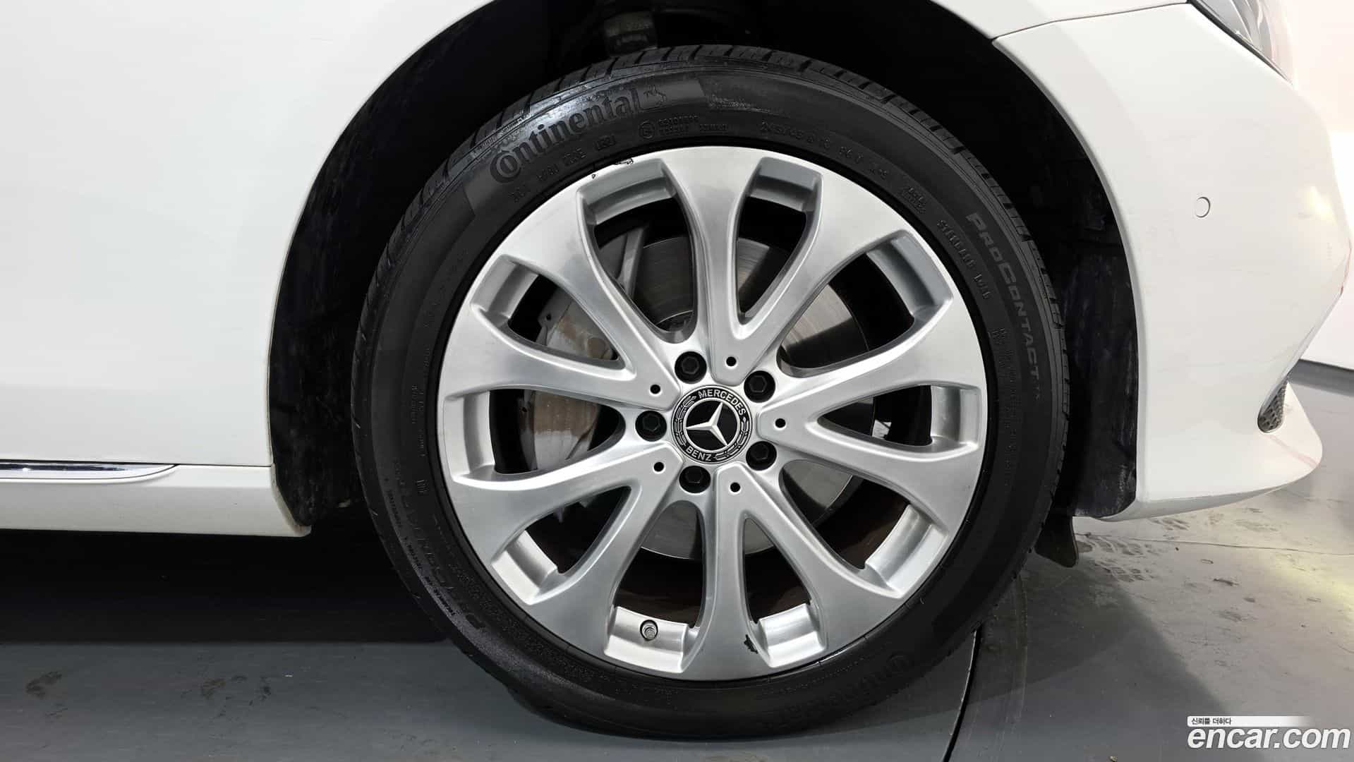 E-Class Mercedes-Benz 2019.5-OUTER-005