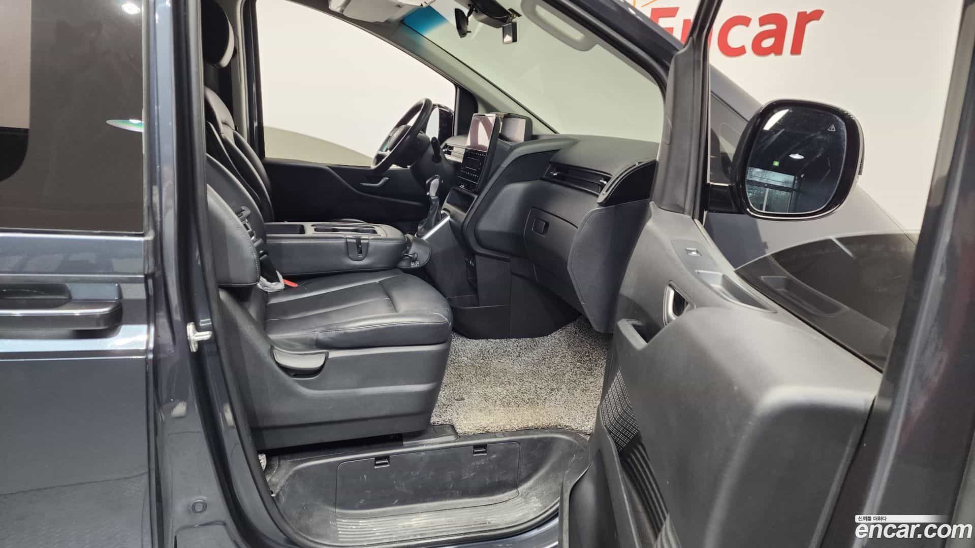 Staria Hyundai 2022.4-OPTION-015