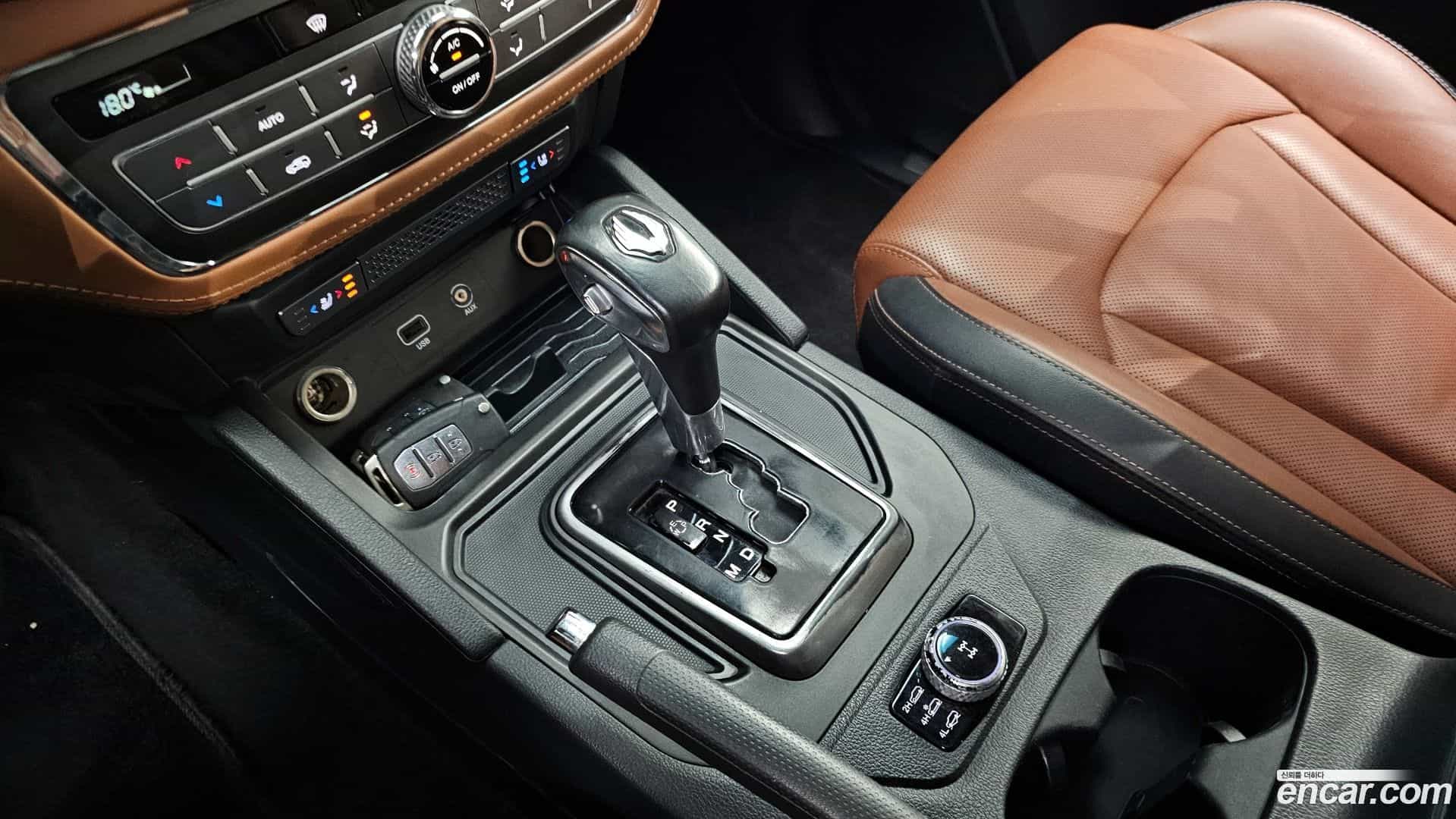 Rexton KG Mobility 2019.0-INNER-009