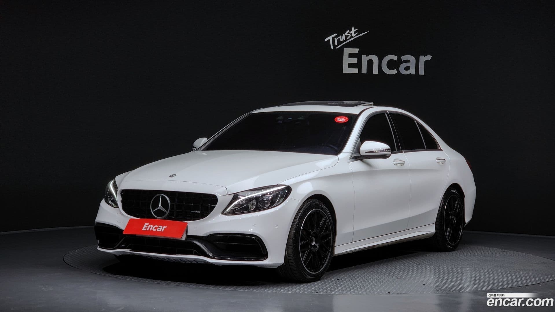 Main__Slider__Photo:C-Class Mercedes-Benz 2016.10-0