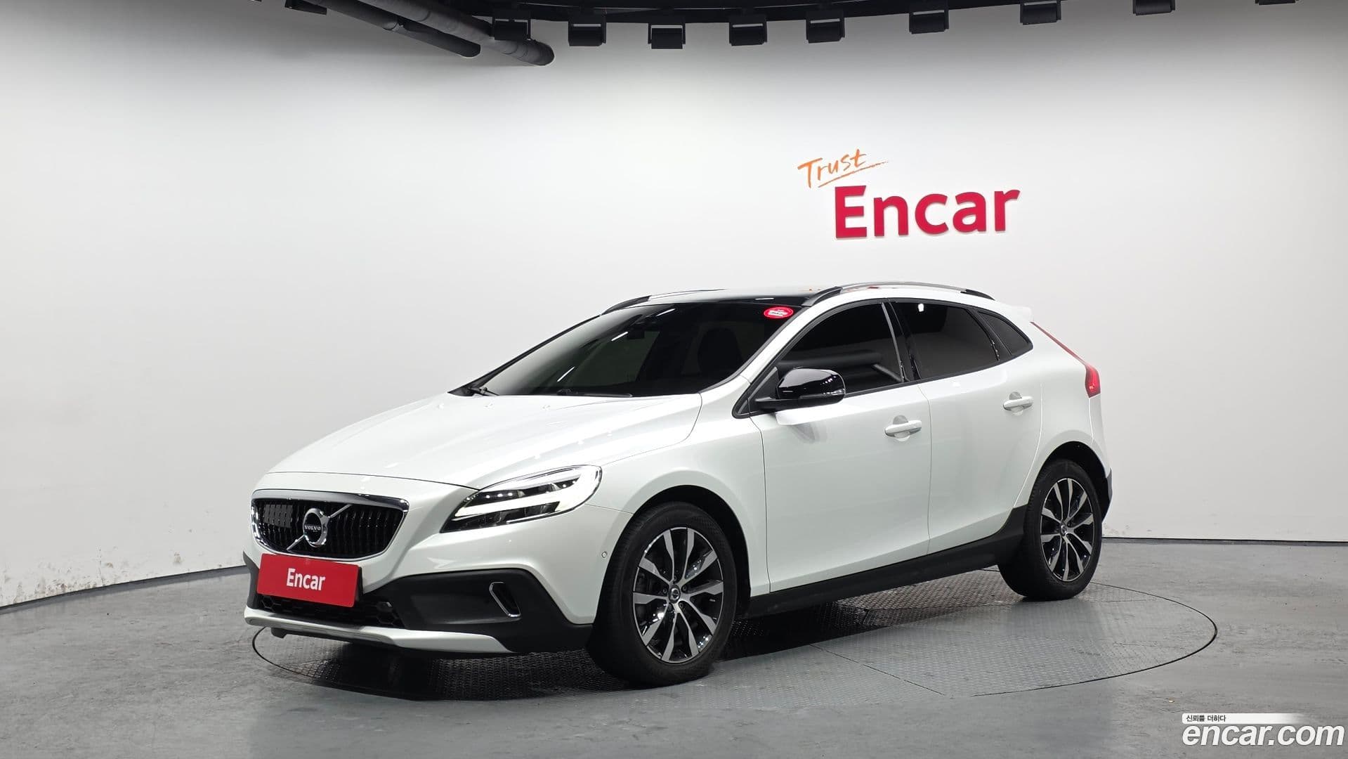 Main__Slider__Photo:V40 Volvo 2019.5-0
