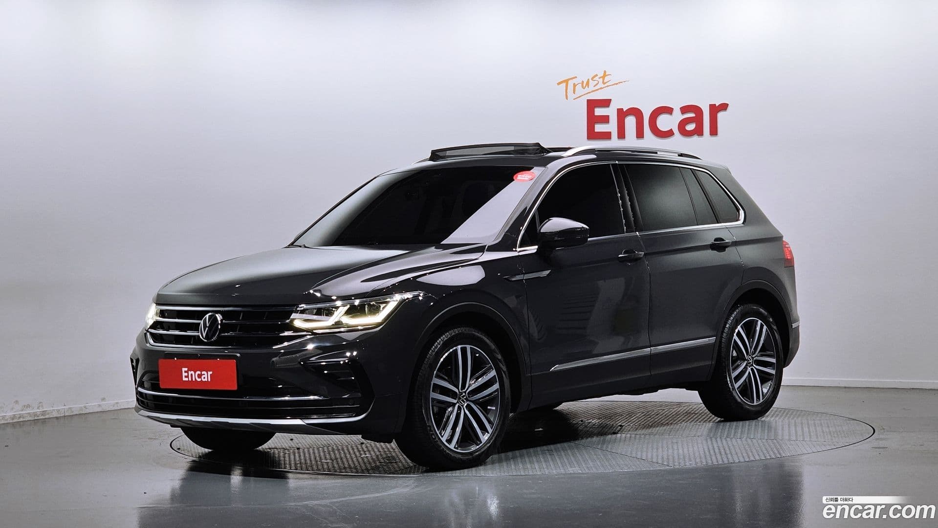 Main__Slider__Photo:Tiguan Volkswagen 2022.2-0