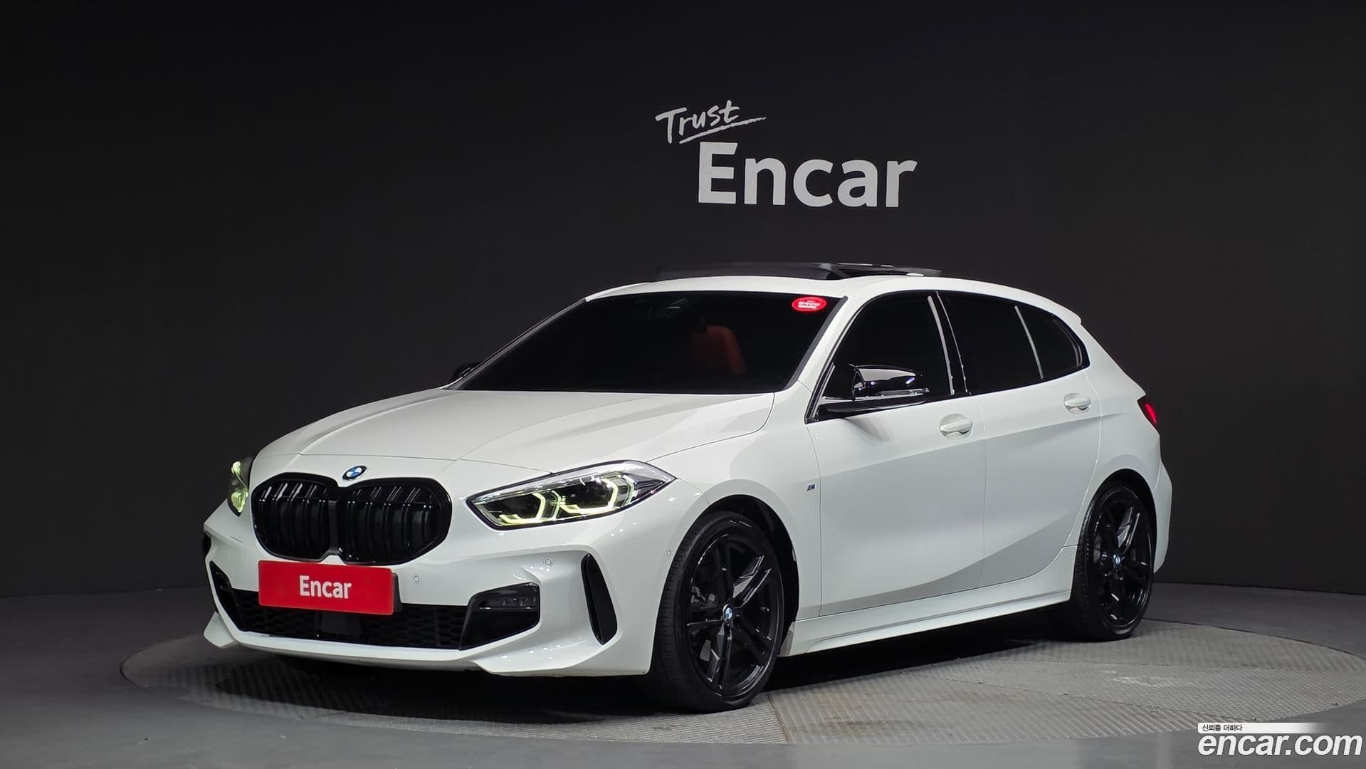 Main__Slider__Photo:1-Series BMW 2021.6-0