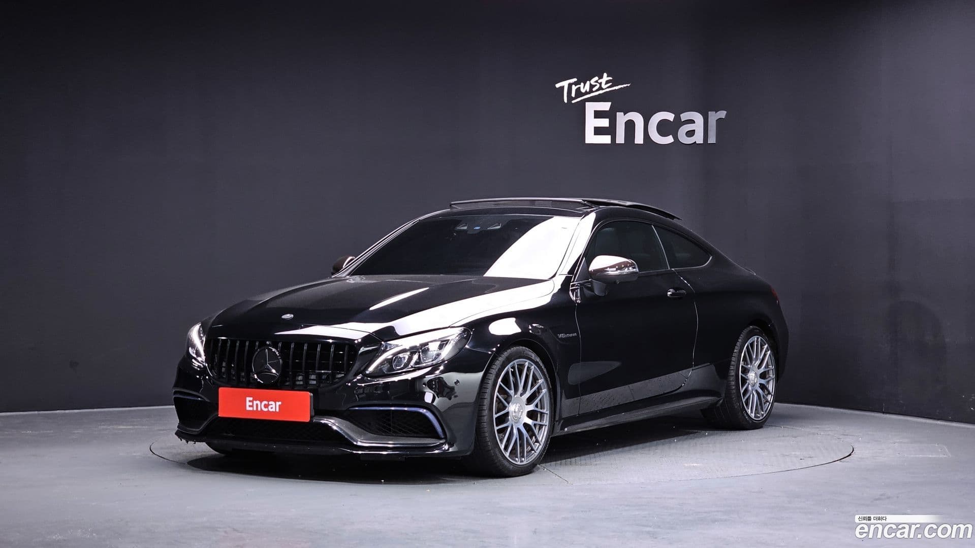 Main__Slider__Photo:C-Class Mercedes-Benz 2017.8-0