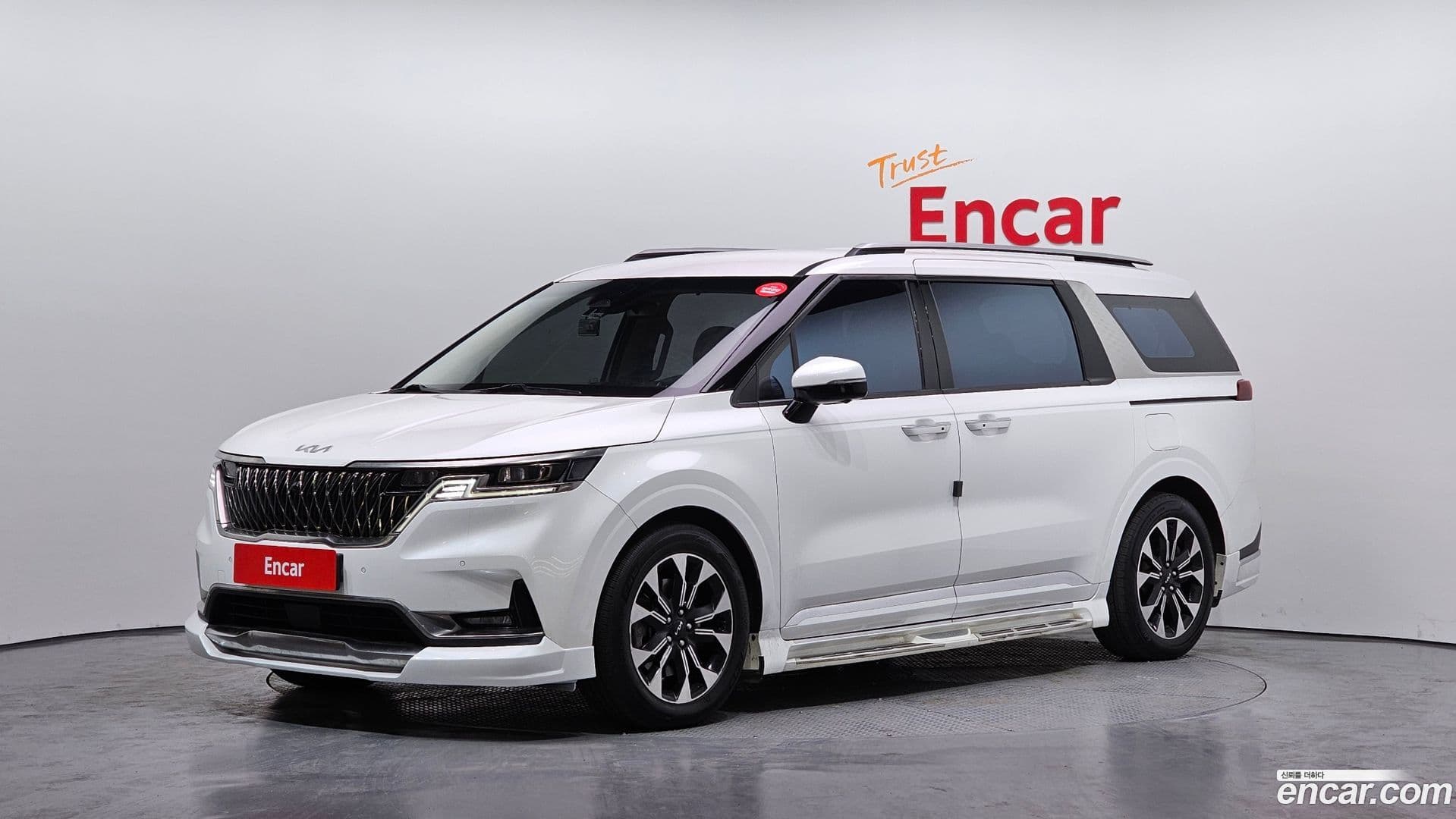 Main__Slider__Photo:Canival Kia 2023.0-0