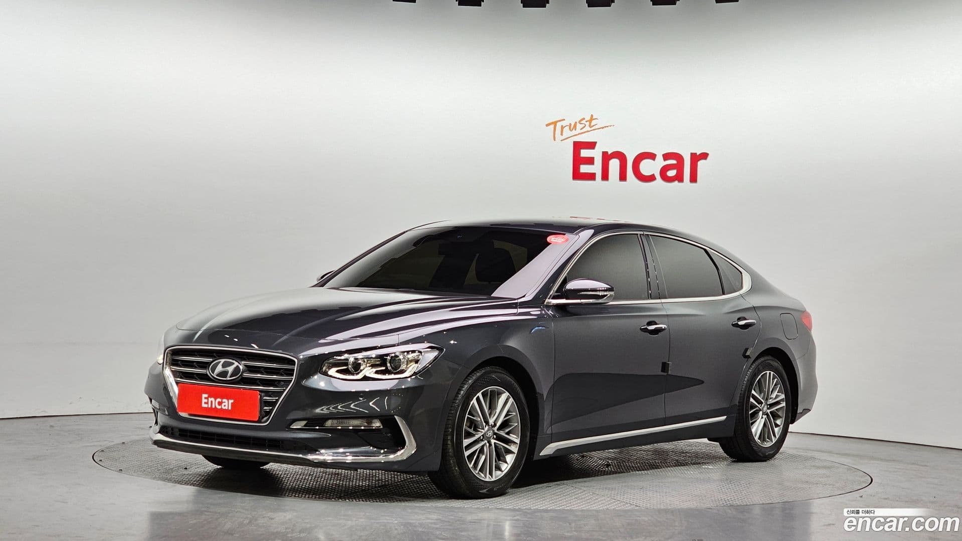 Main__Slider__Photo:Grandeur Hyundai 2017.3-0