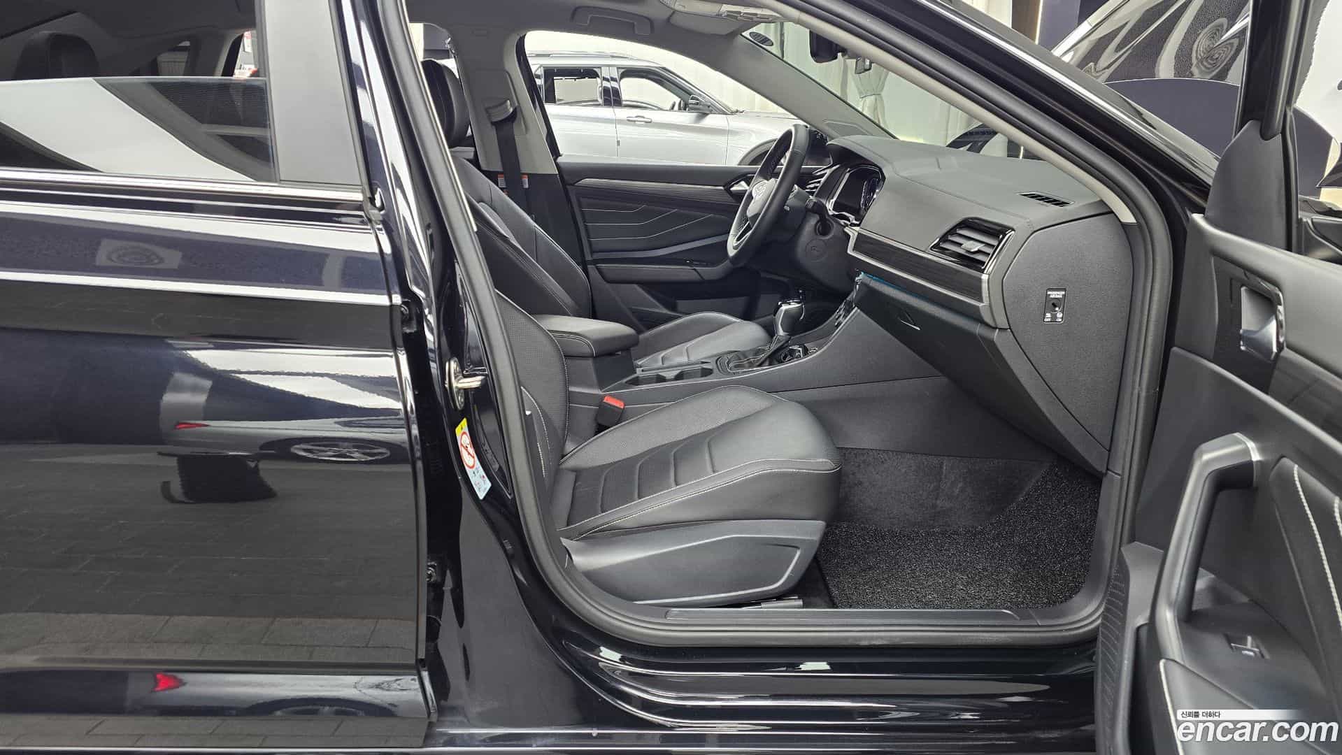 Jetta Volkswagen 2024.11-OPTION-015