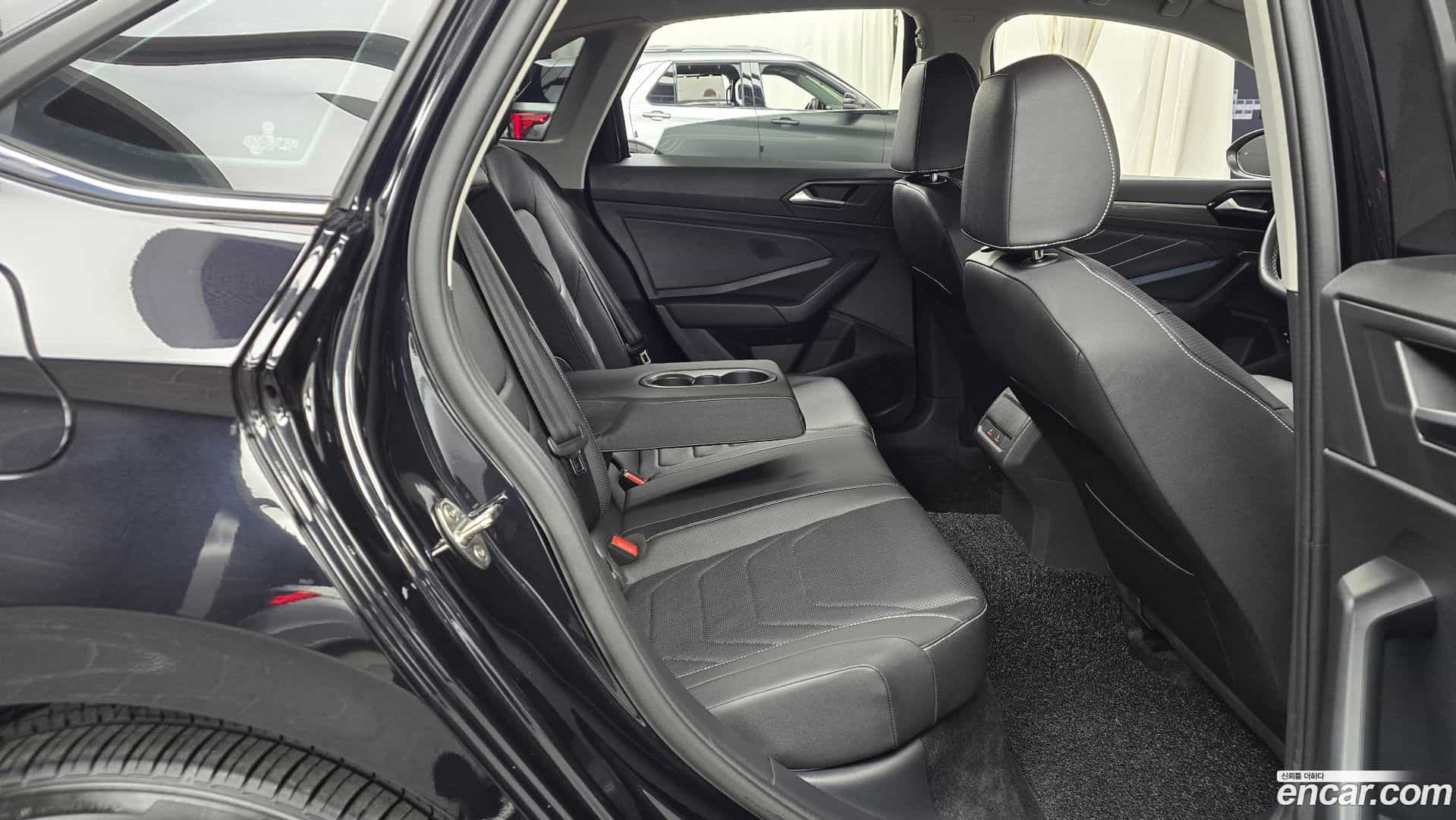 Jetta Volkswagen 2024.11-OPTION-016