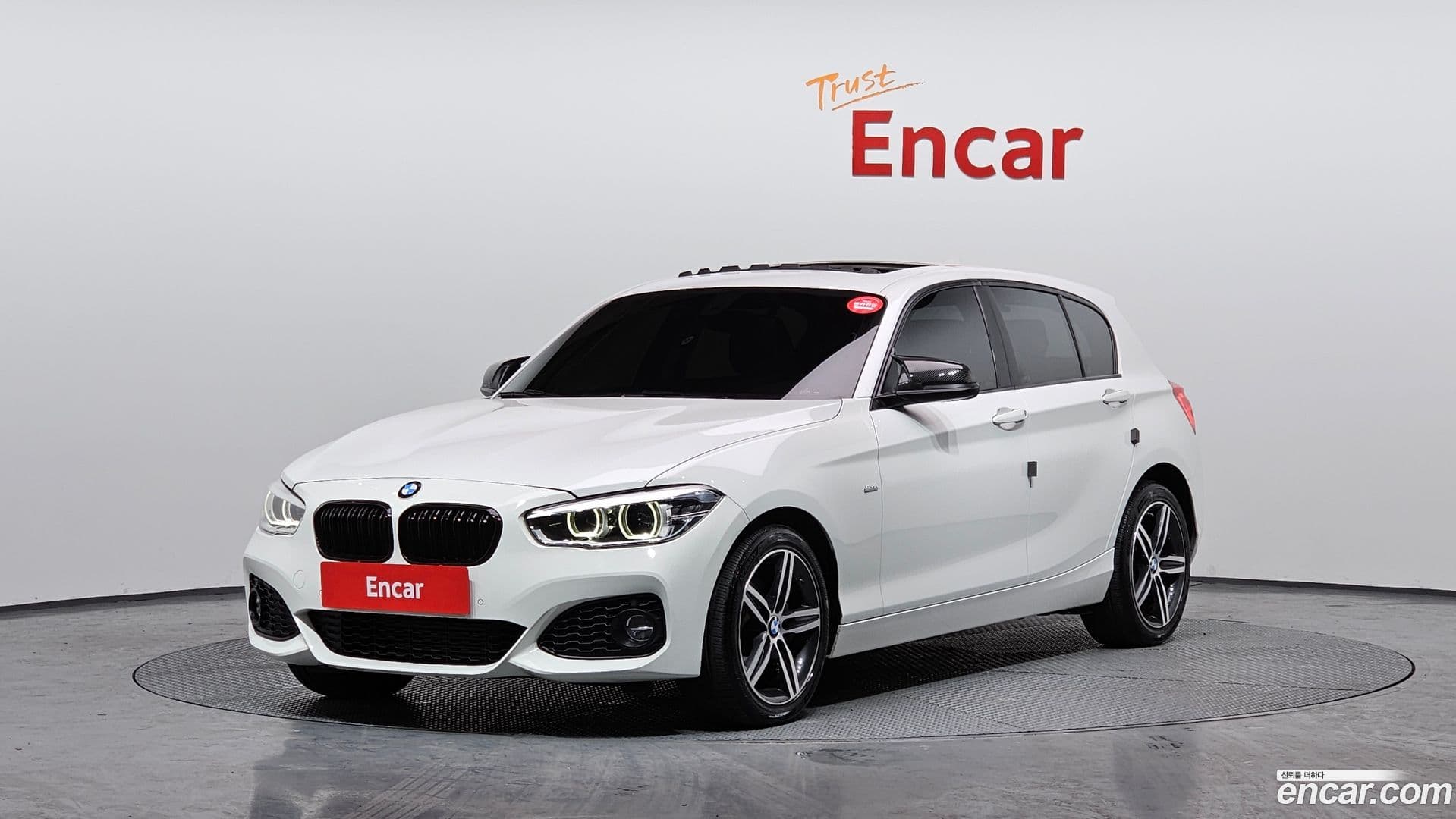 Main__Slider__Photo:1-Series BMW 2017.2-0