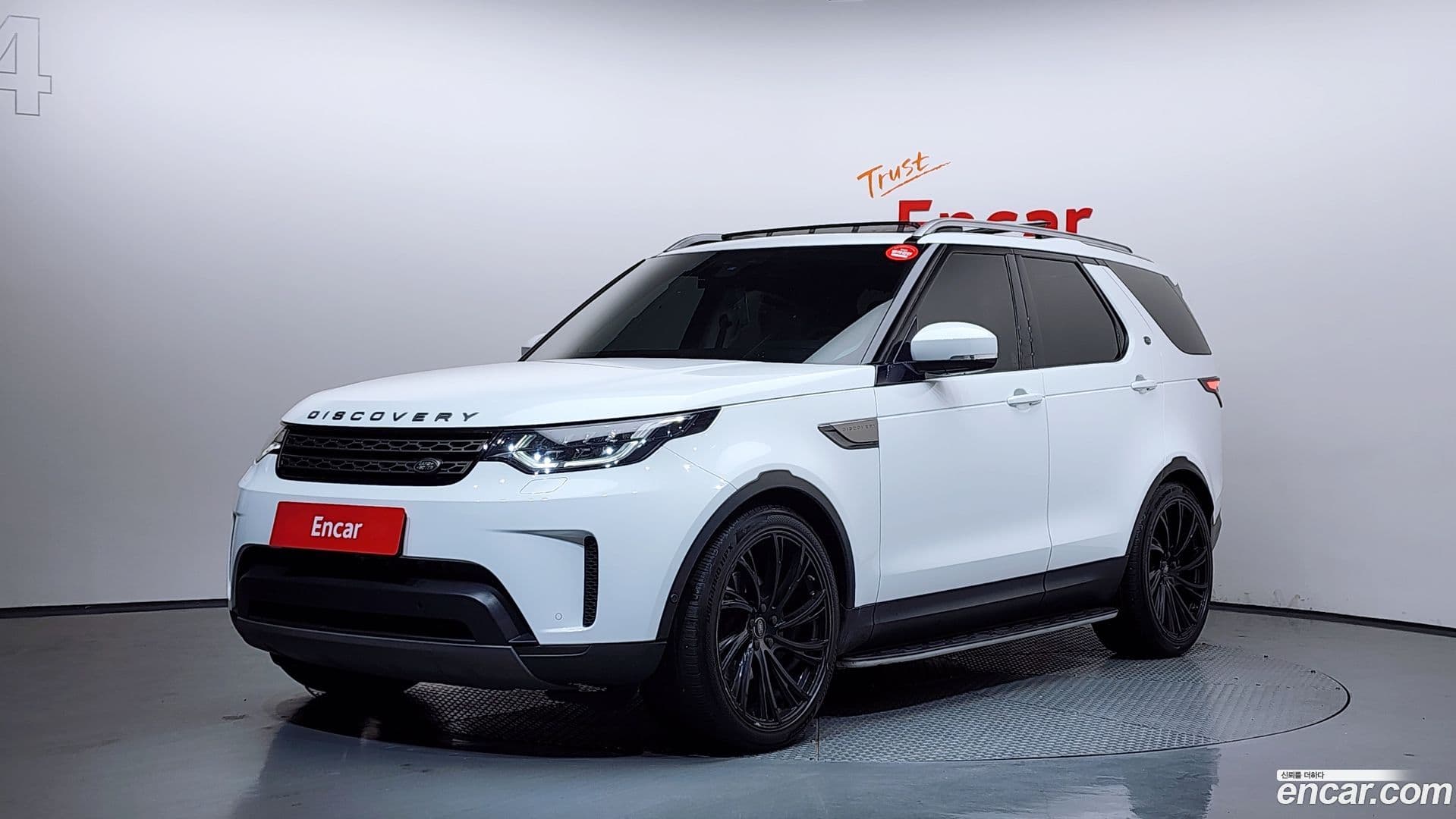 Main__Slider__Photo:Discovery Land Rover 2019.6-0