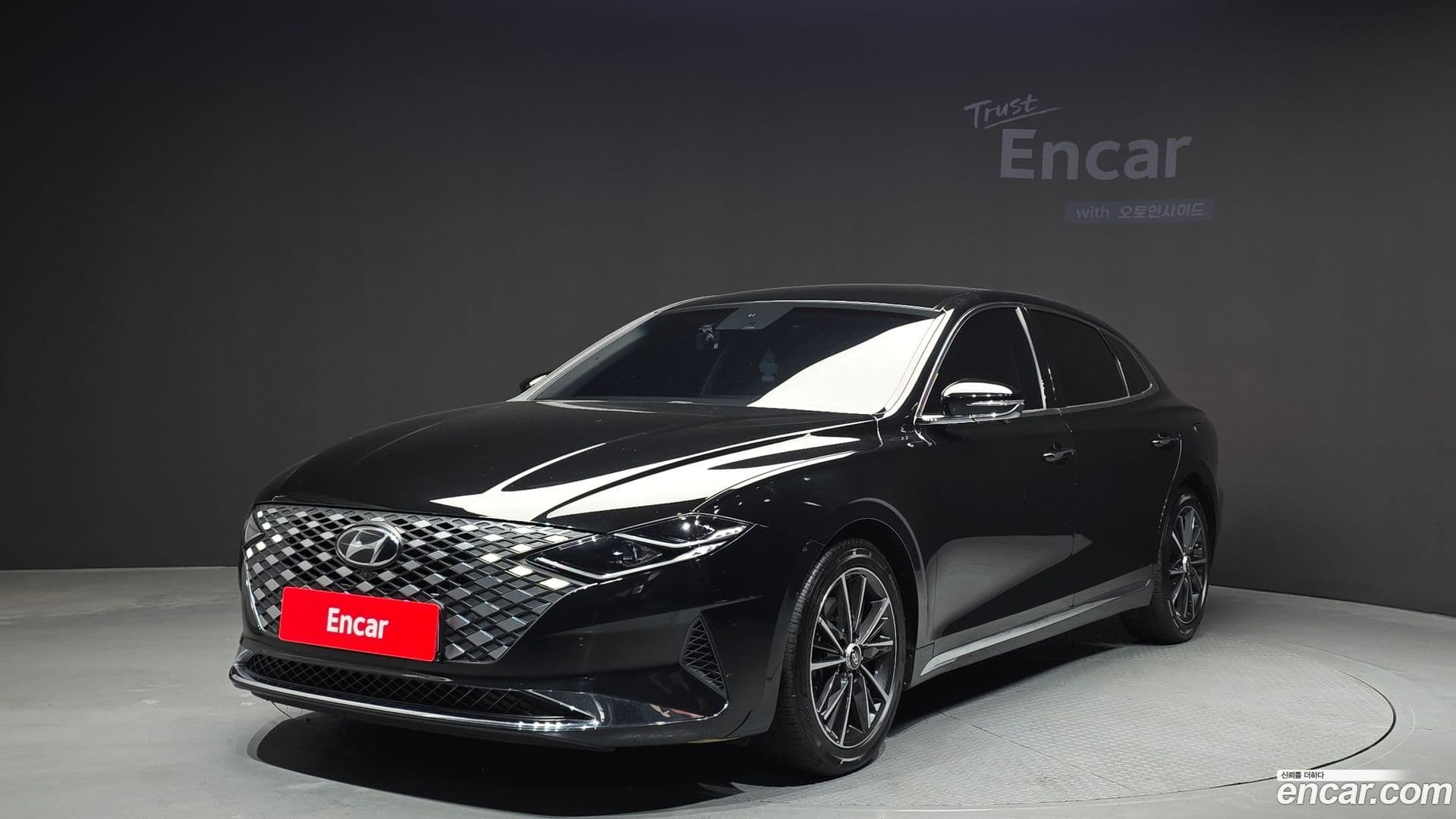 Main__Slider__Photo:Grandeur Hyundai 2021.0-0