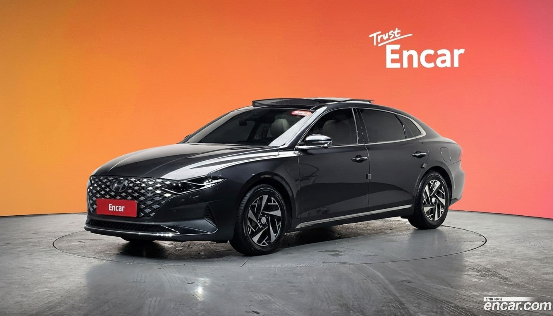 Main__Slider__Photo:Grandeur Hyundai 2021.10-0