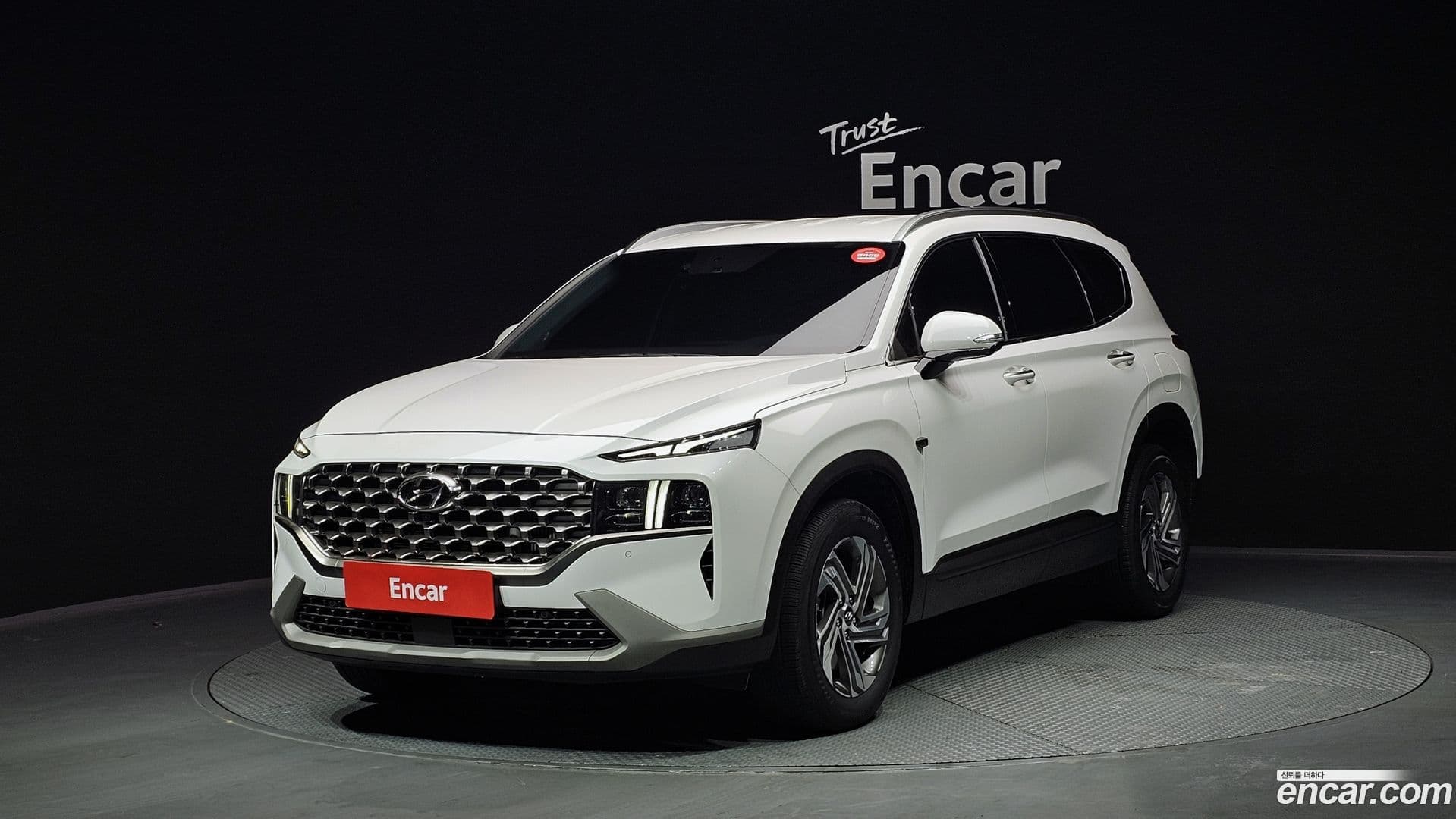 Main__Slider__Photo:Santafe Hyundai 2022.8-0