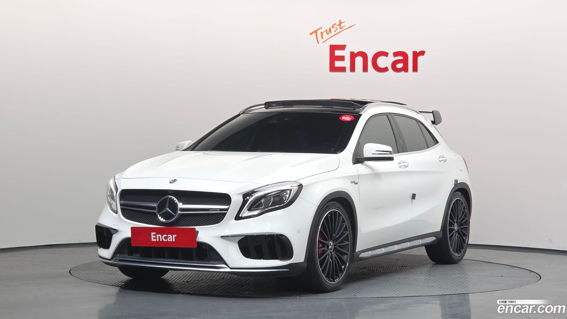 Main__Slider__Photo:GLA-Class Mercedes-Benz 2019.3-0