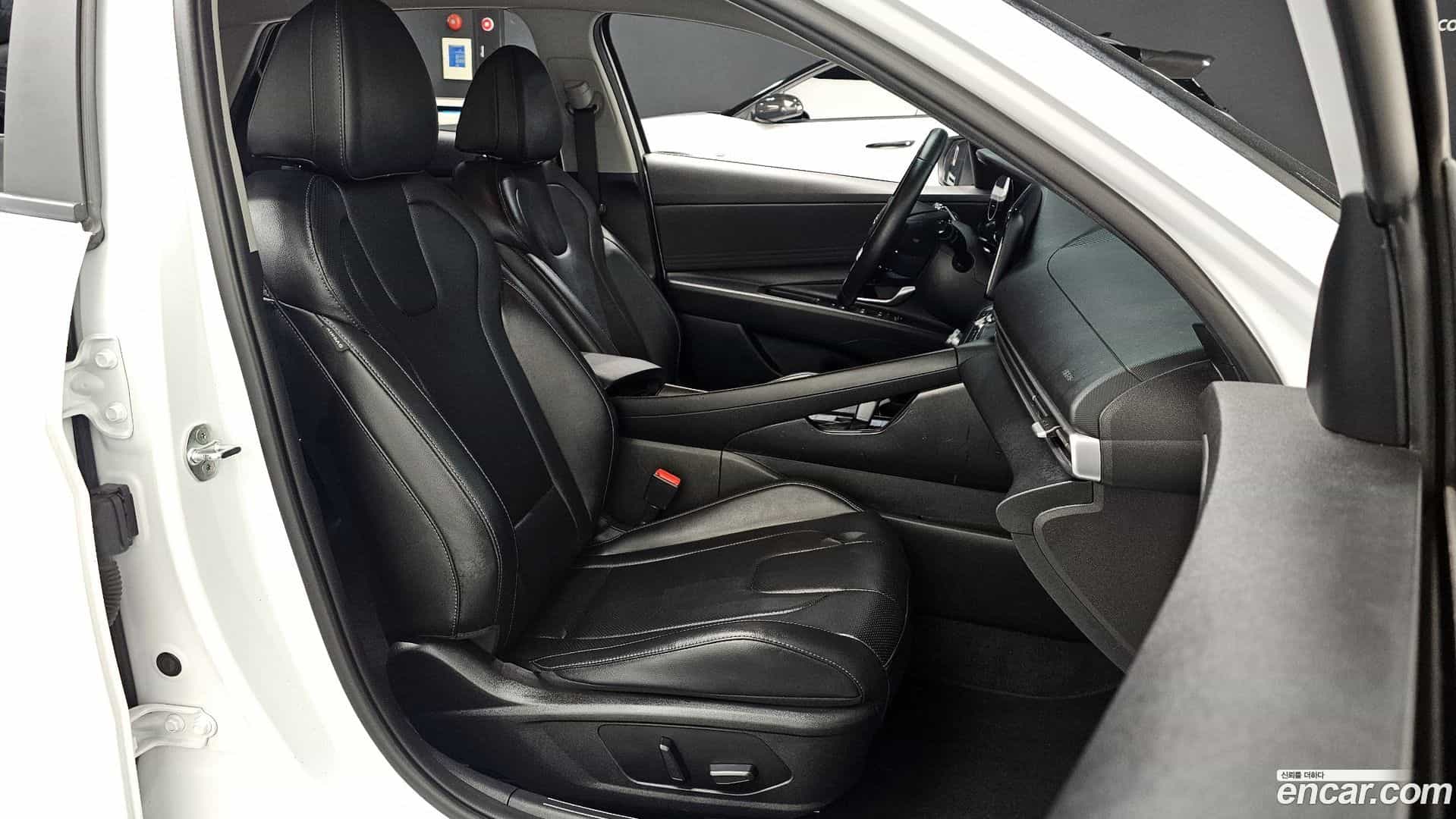 AVANTE Hyundai 2022.3-INNER-010