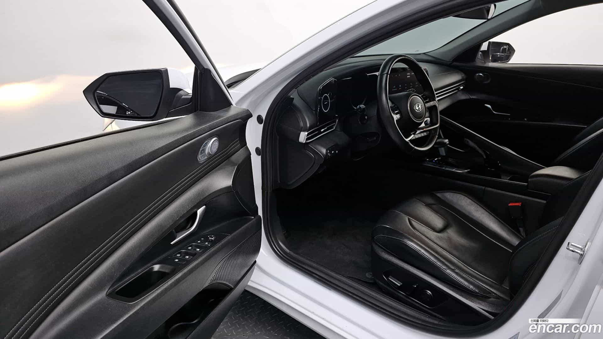 AVANTE Hyundai 2022.3-OPTION-015