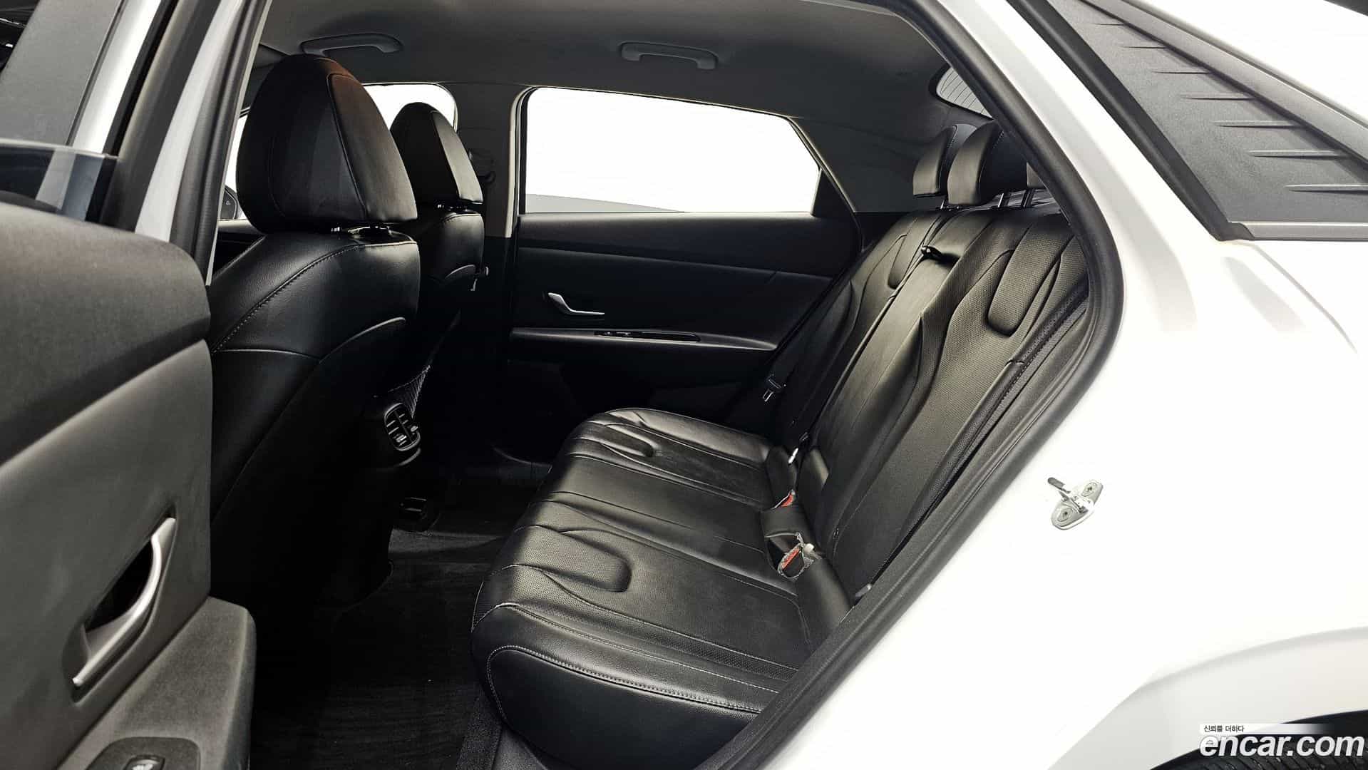 AVANTE Hyundai 2022.3-OPTION-016
