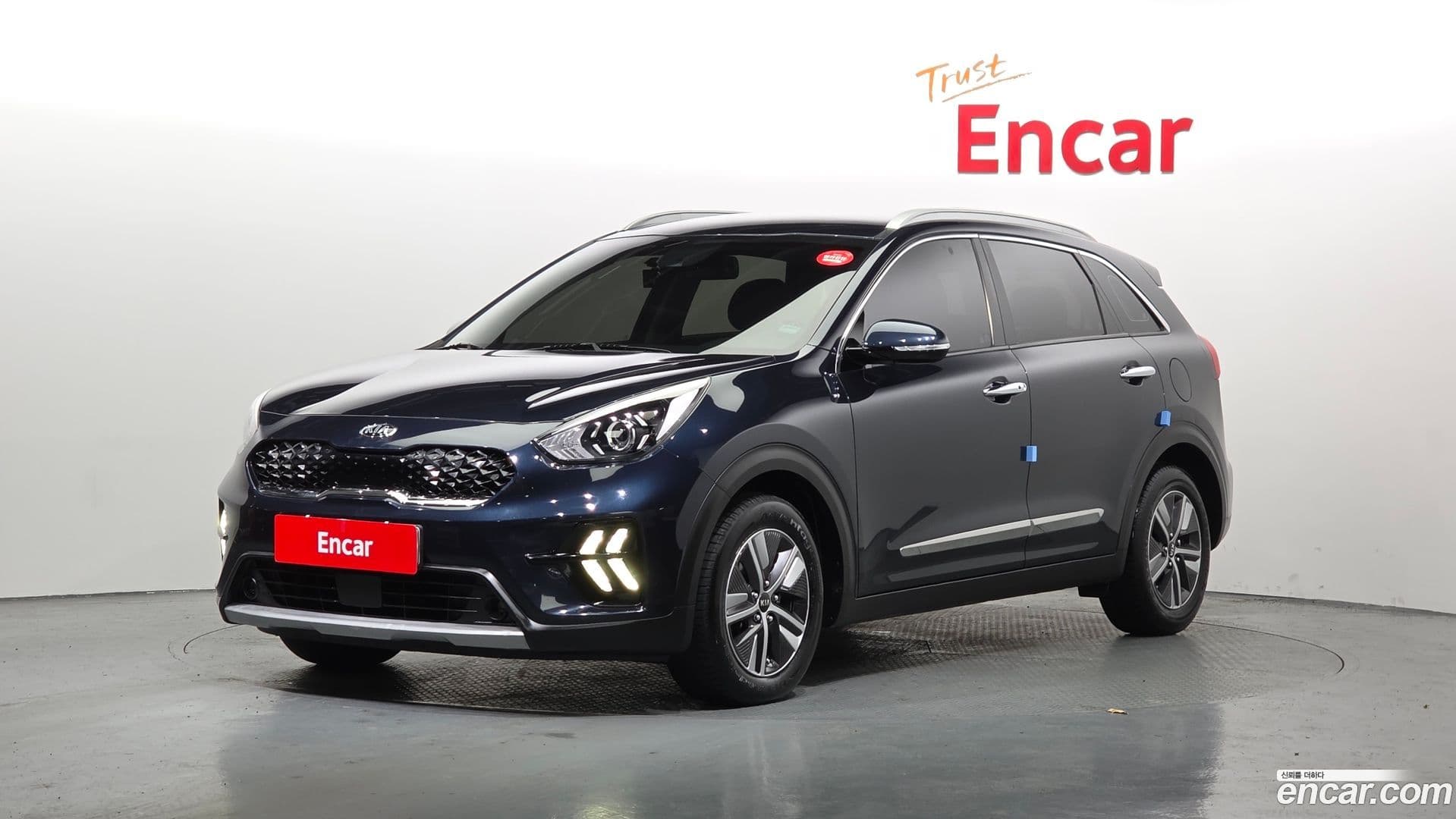 Main__Slider__Photo:Niro Kia 2019.9-0