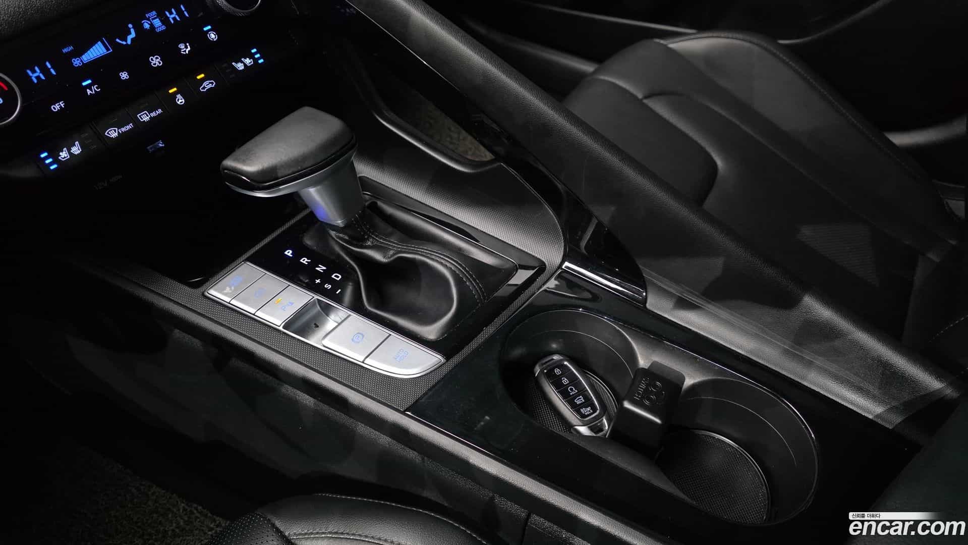 AVANTE Hyundai 2020.5-INNER-009