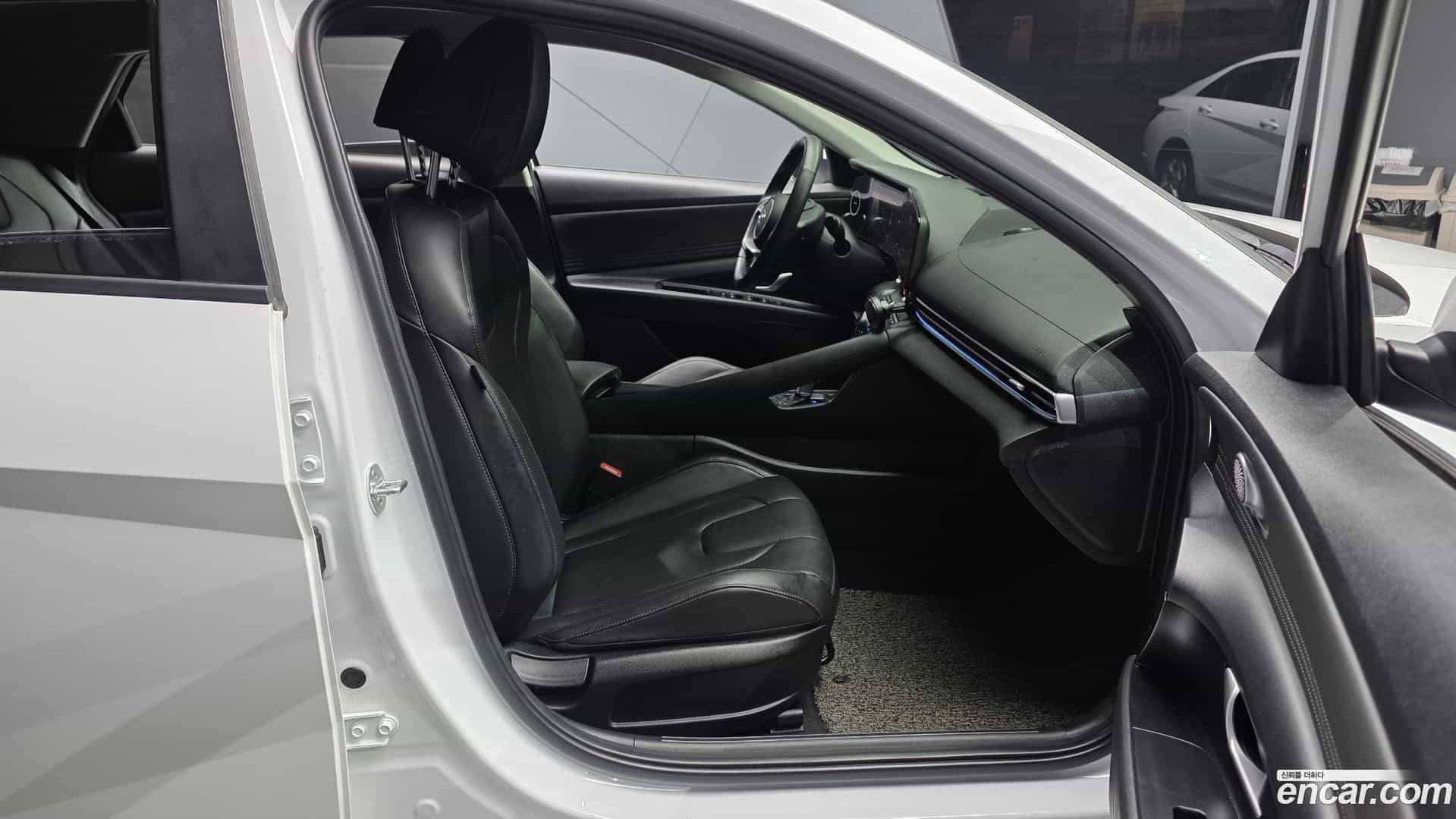 AVANTE Hyundai 2020.5-OPTION-015