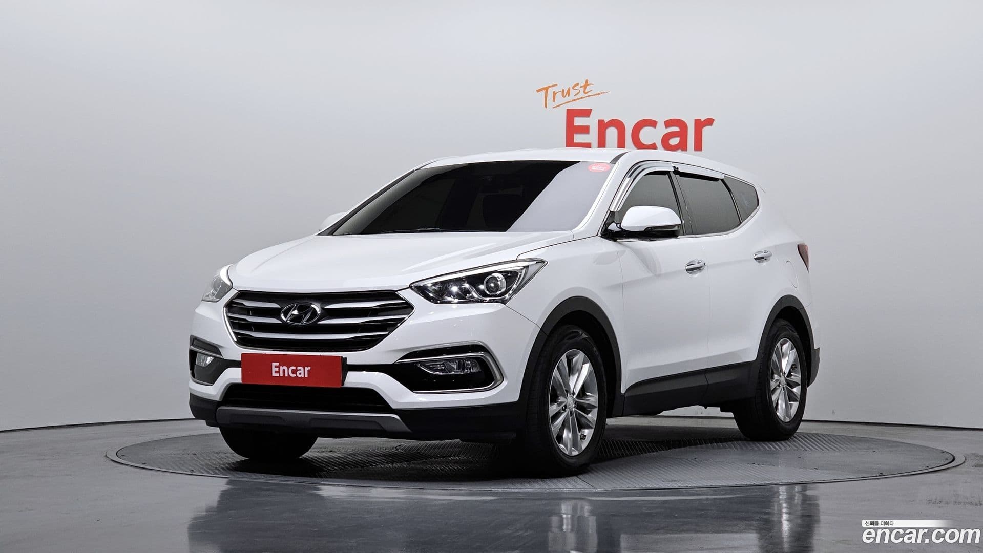 Main__Slider__Photo:Santafe Hyundai 2016.10-0