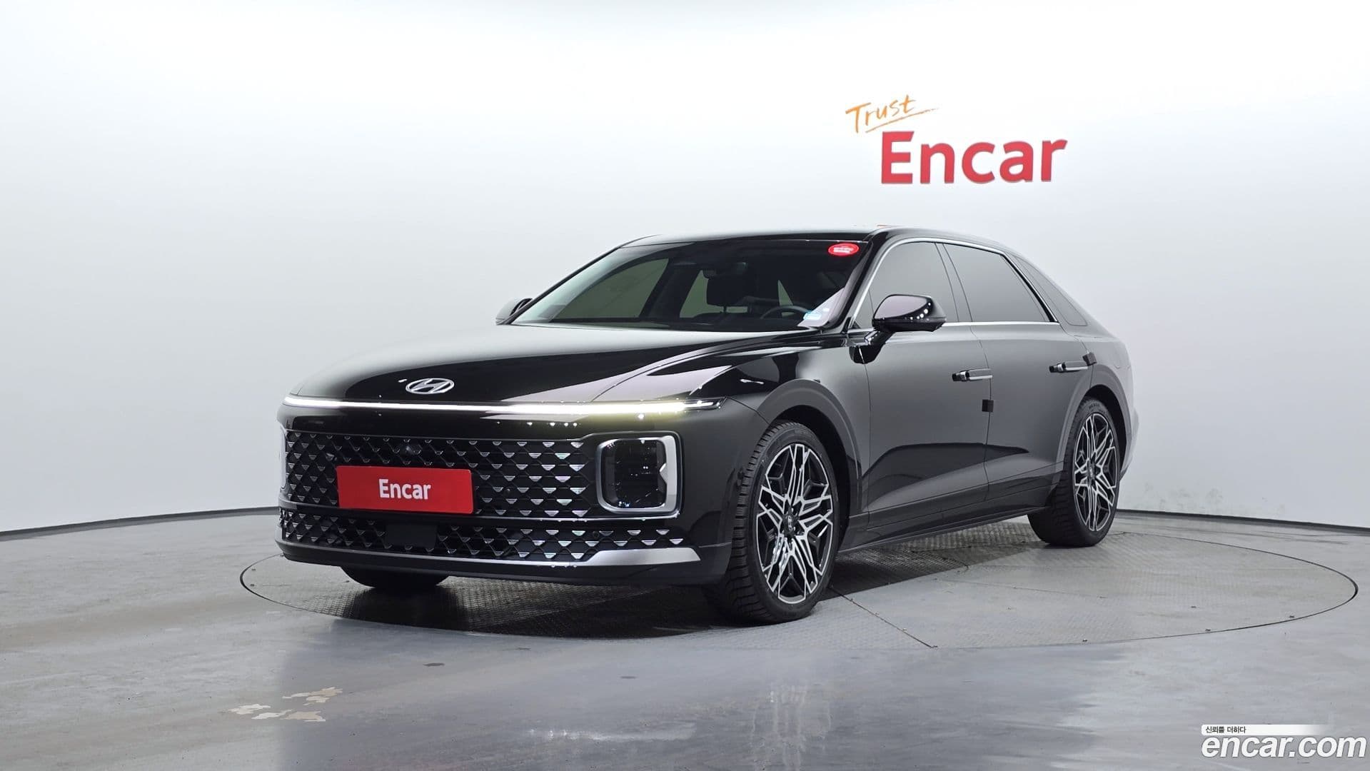 Main__Slider__Photo:Grandeur Hyundai 2023.1-0