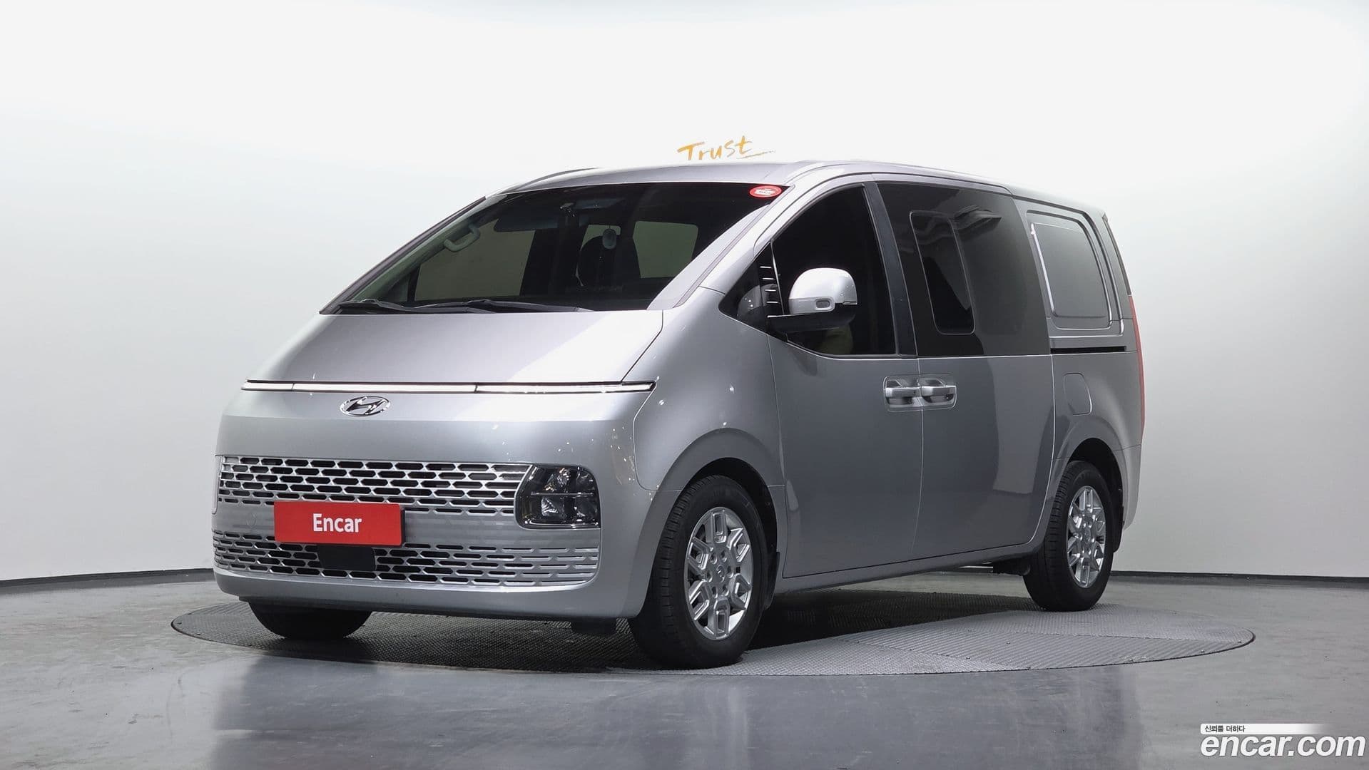 Main__Slider__Photo:Staria Hyundai 2022.4-0