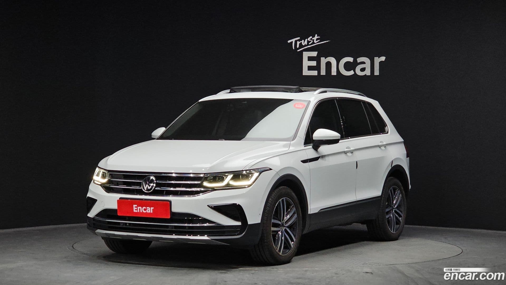 Main__Slider__Photo:Tiguan Volkswagen 2021.10-0
