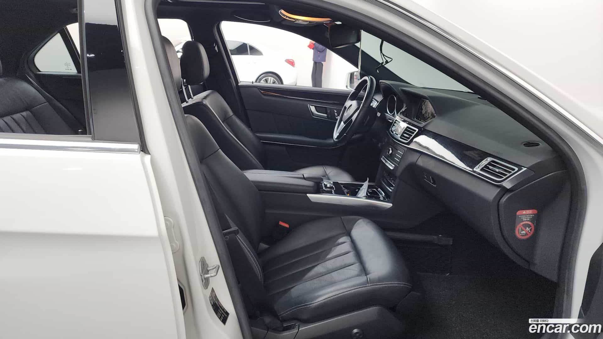 E-Class Mercedes-Benz 2015.7-OPTION-015