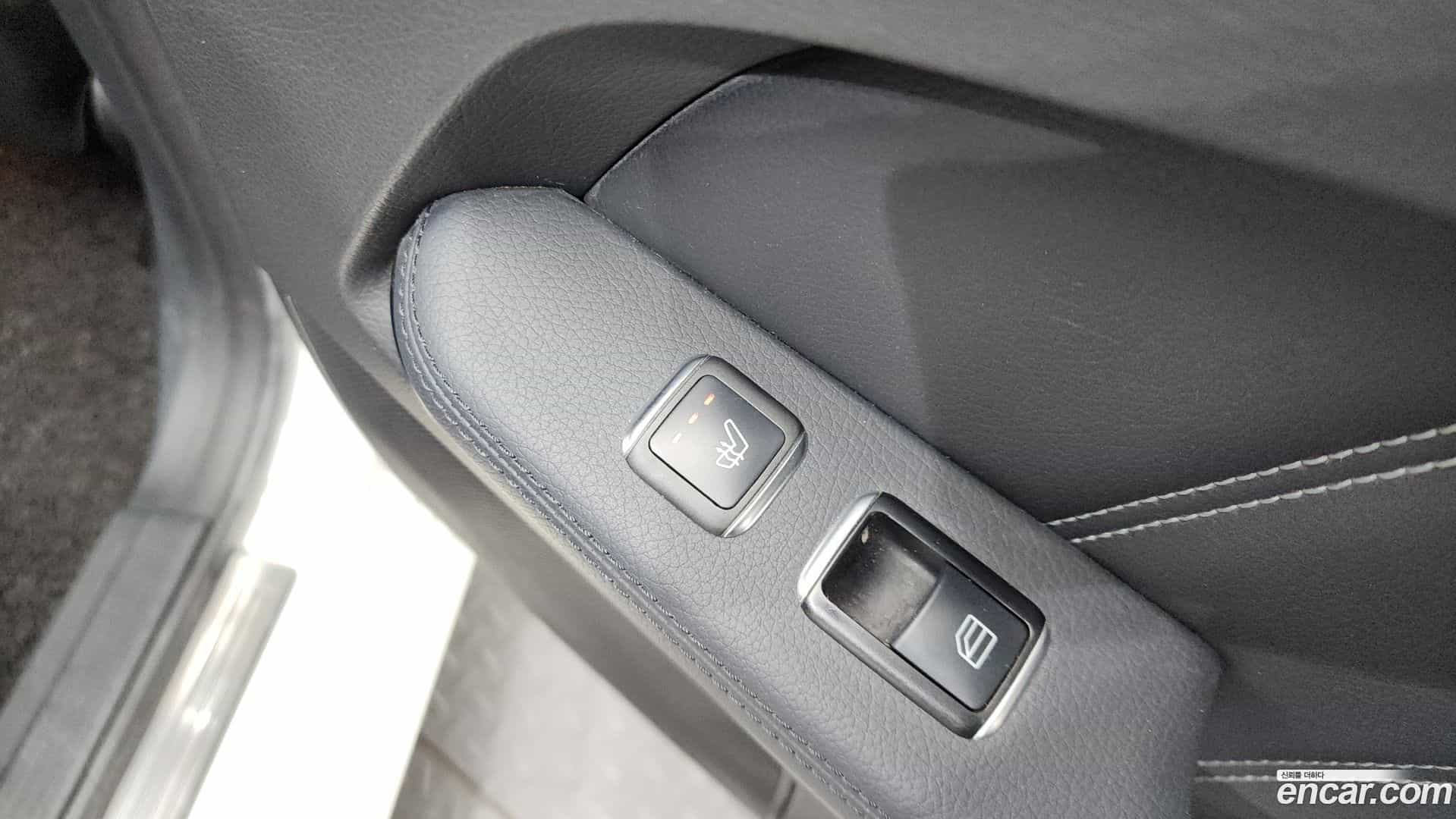 E-Class Mercedes-Benz 2015.7-OPTION-023