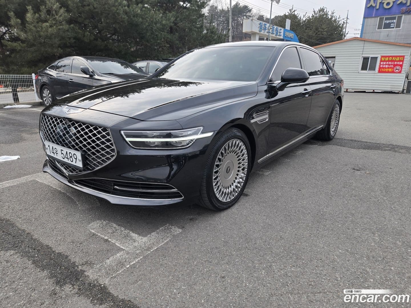 Main__Slider__Photo:G90 Genesis 2019.4-0
