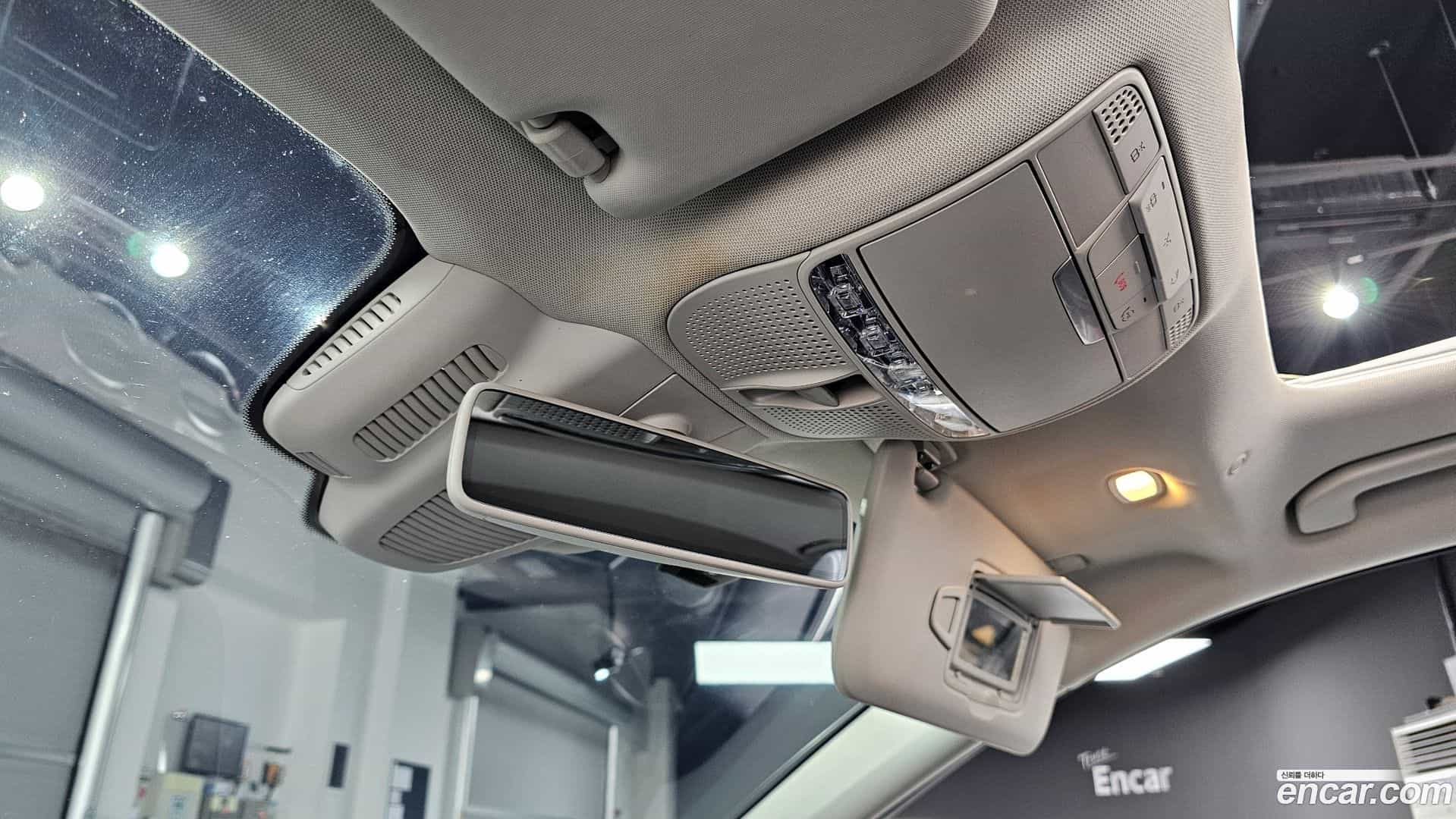 E-Class Mercedes-Benz 2019.5-OPTION-020