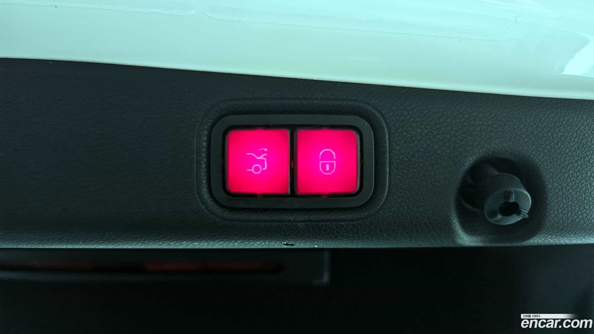 E-Class Mercedes-Benz 2019.5-OPTION-022
