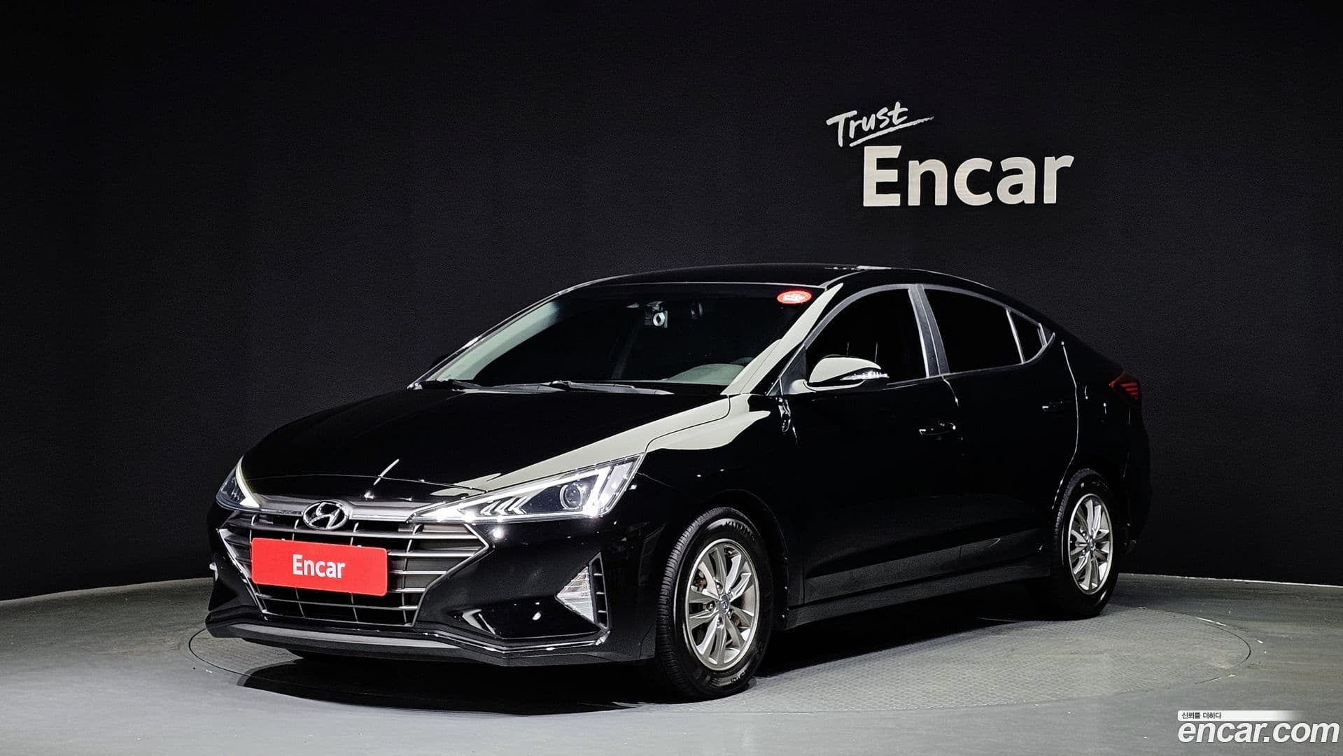 Main__Slider__Photo:AVANTE Hyundai 2019.2-0