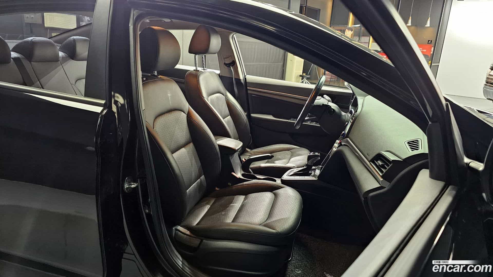 AVANTE Hyundai 2019.2-OPTION-016