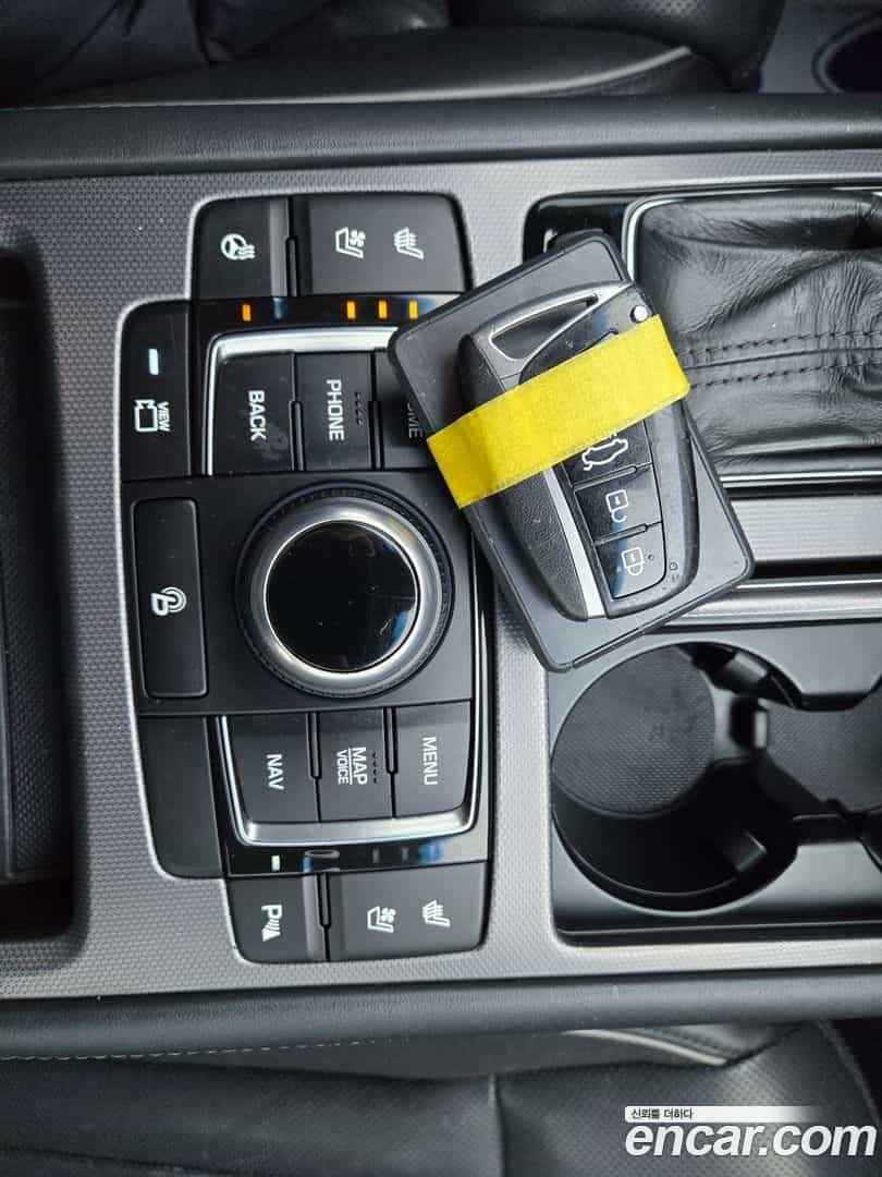 Genesis Hyundai 2015.6-INNER-009