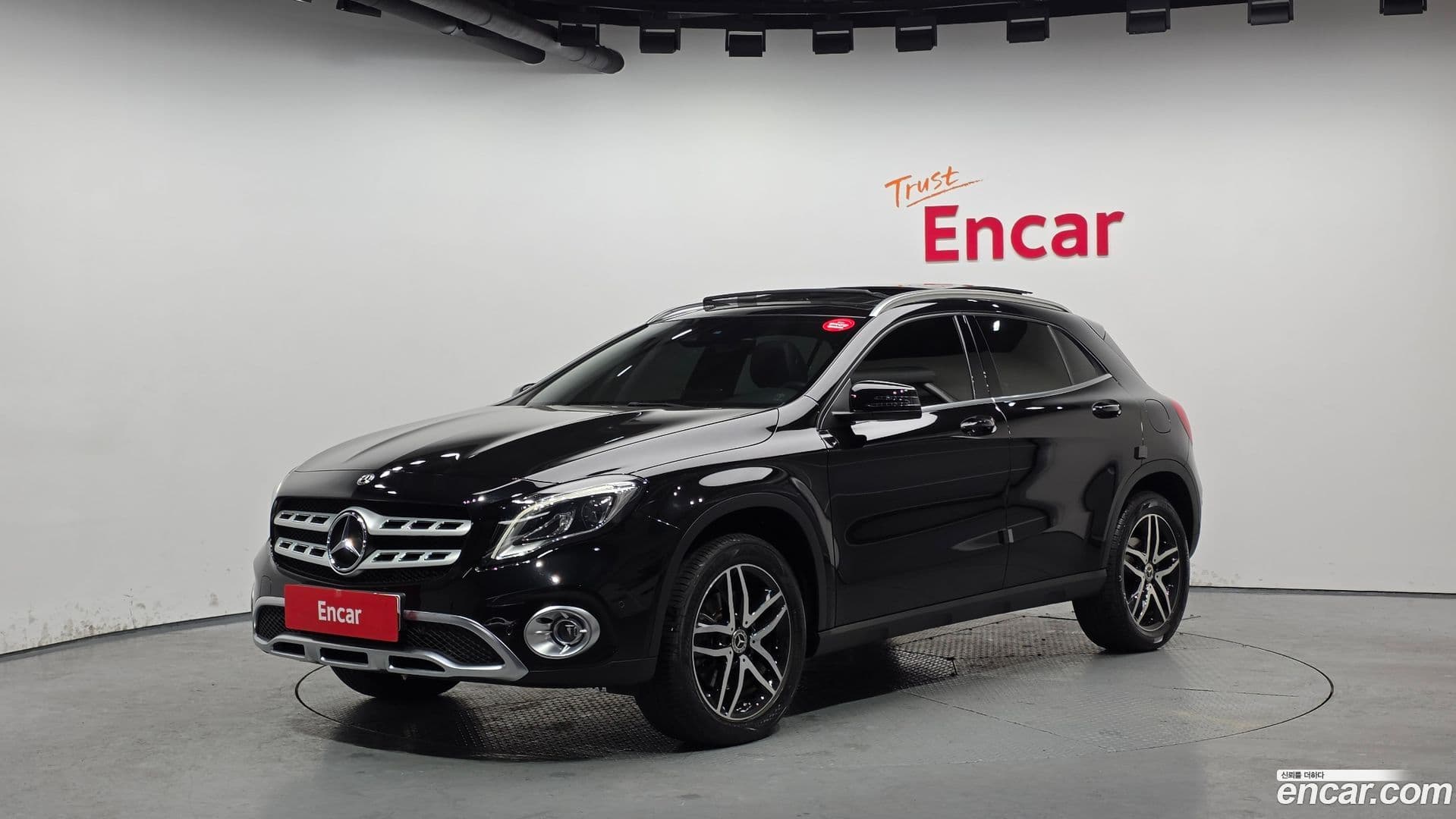 Main__Slider__Photo:GLA-Class Mercedes-Benz 2019.8-0