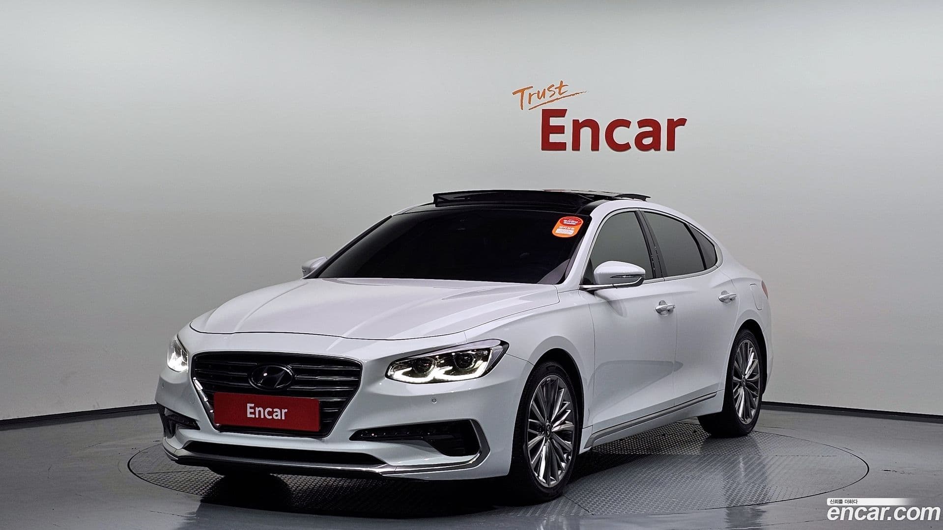 Main__Slider__Photo:Grandeur Hyundai 2019.7-0