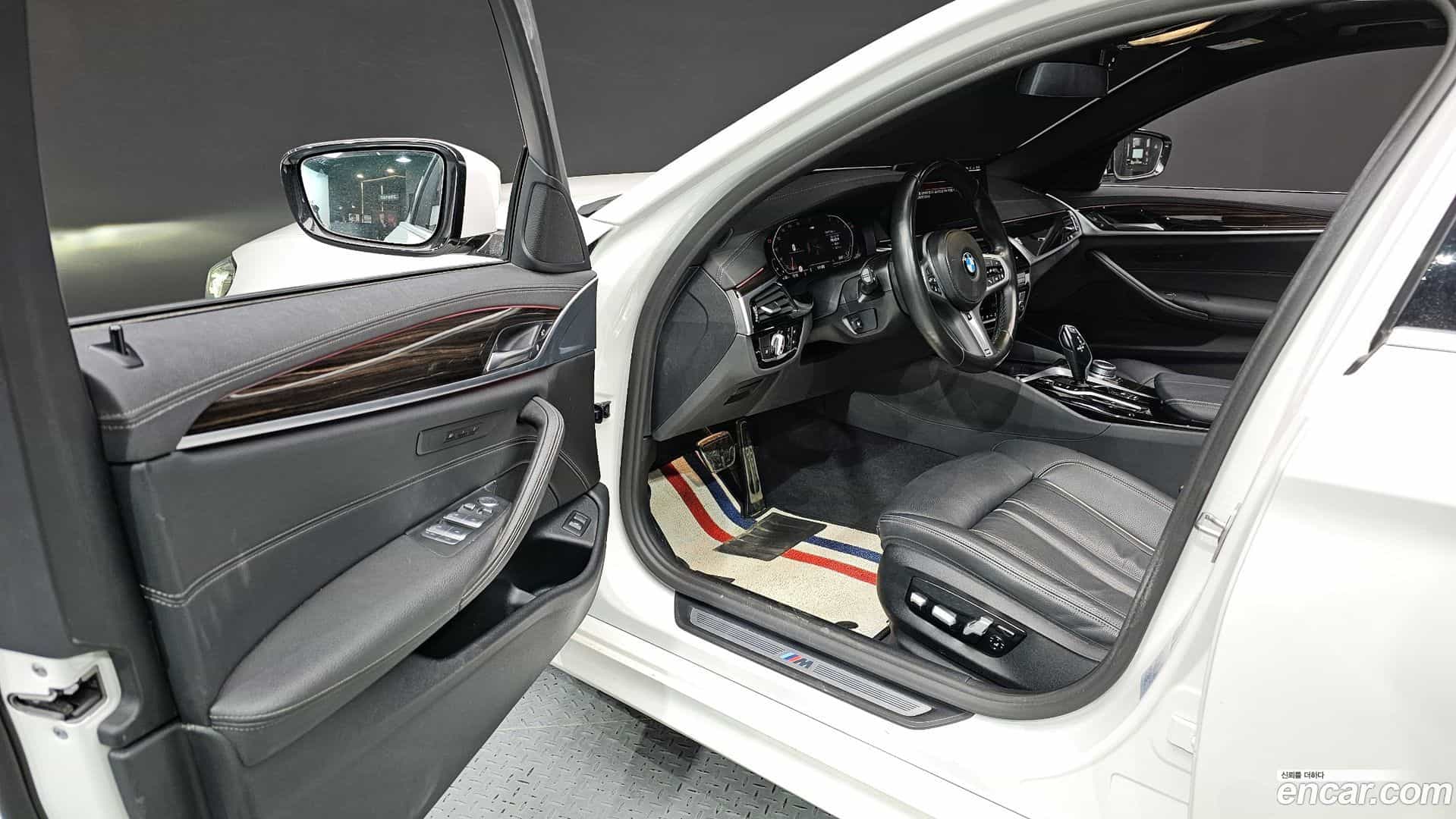 5-Series BMW 2022.2-INNER-010