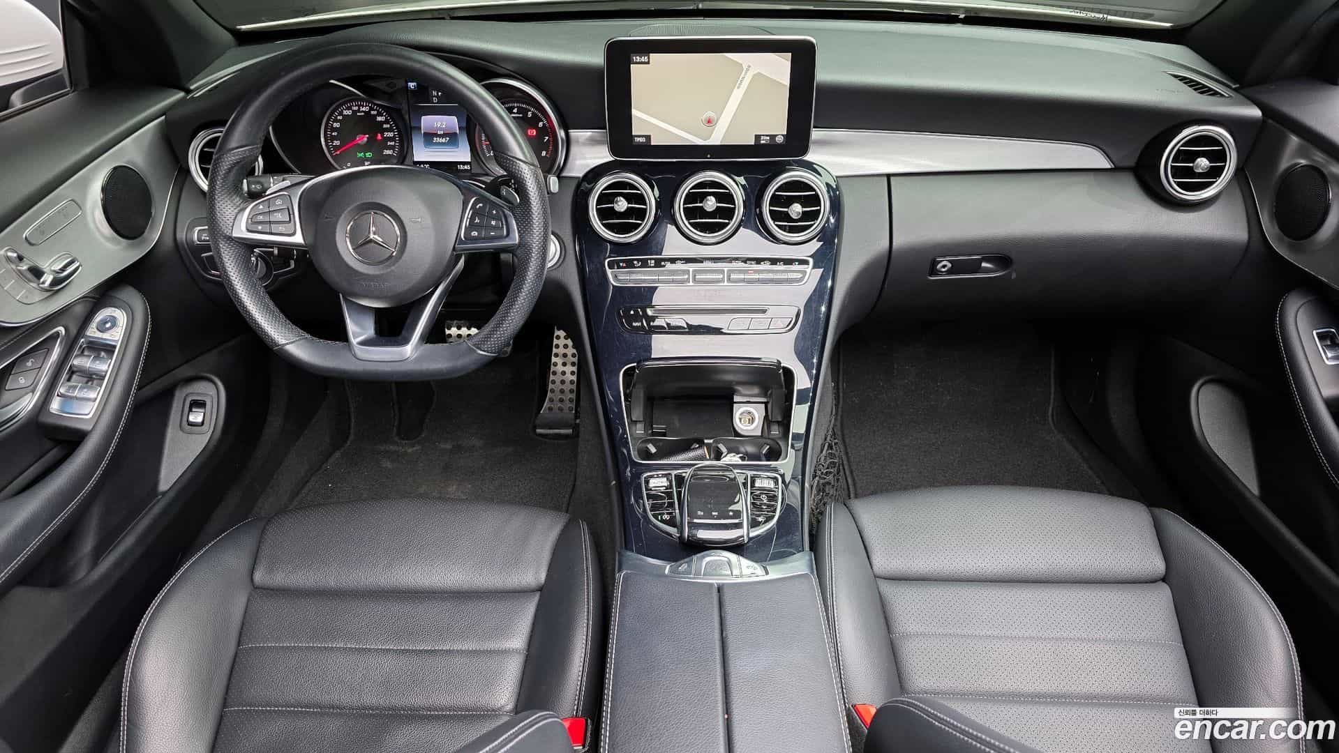 C-Class Mercedes-Benz 2018.1-INNER-007