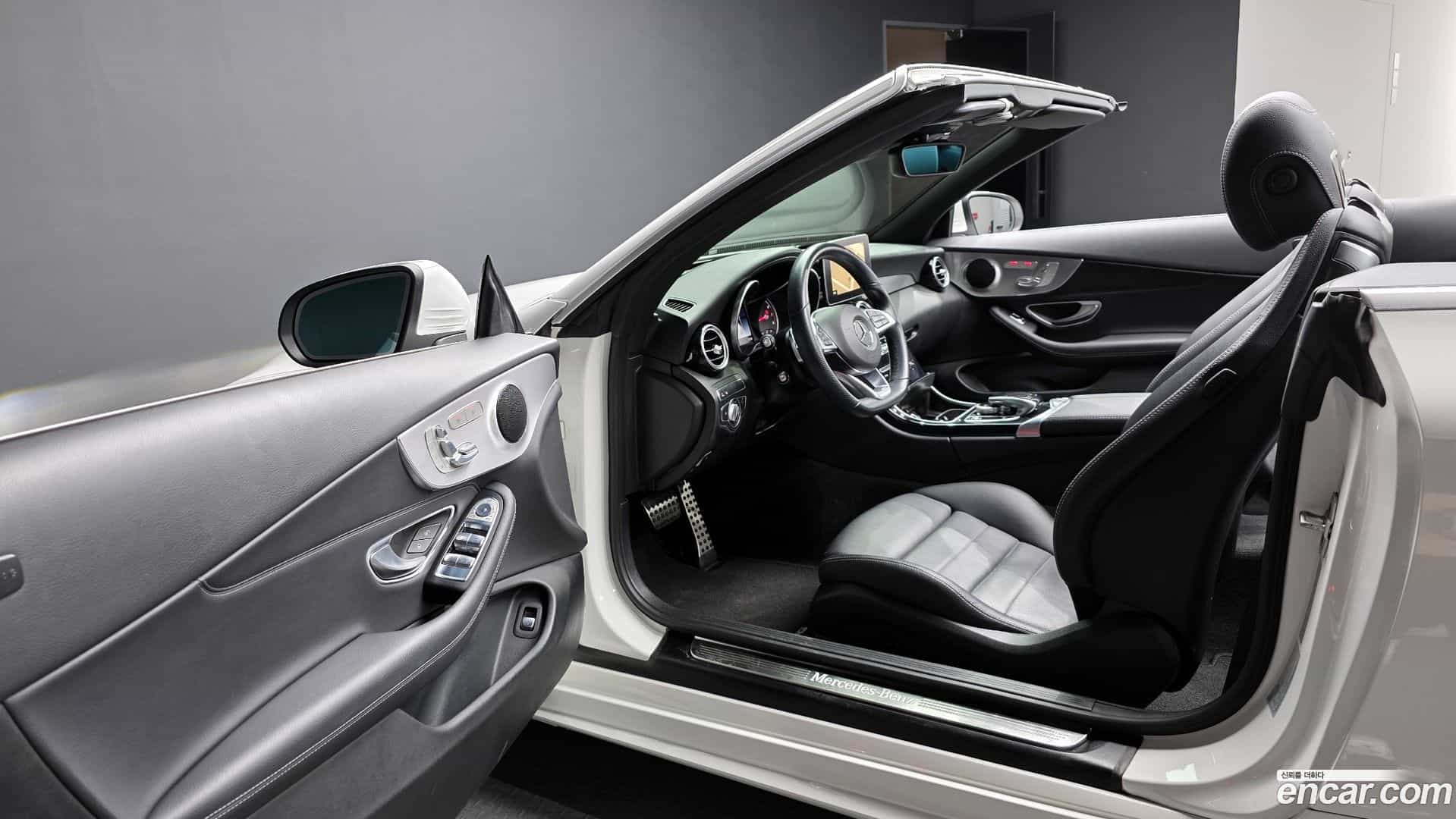 C-Class Mercedes-Benz 2018.1-INNER-010