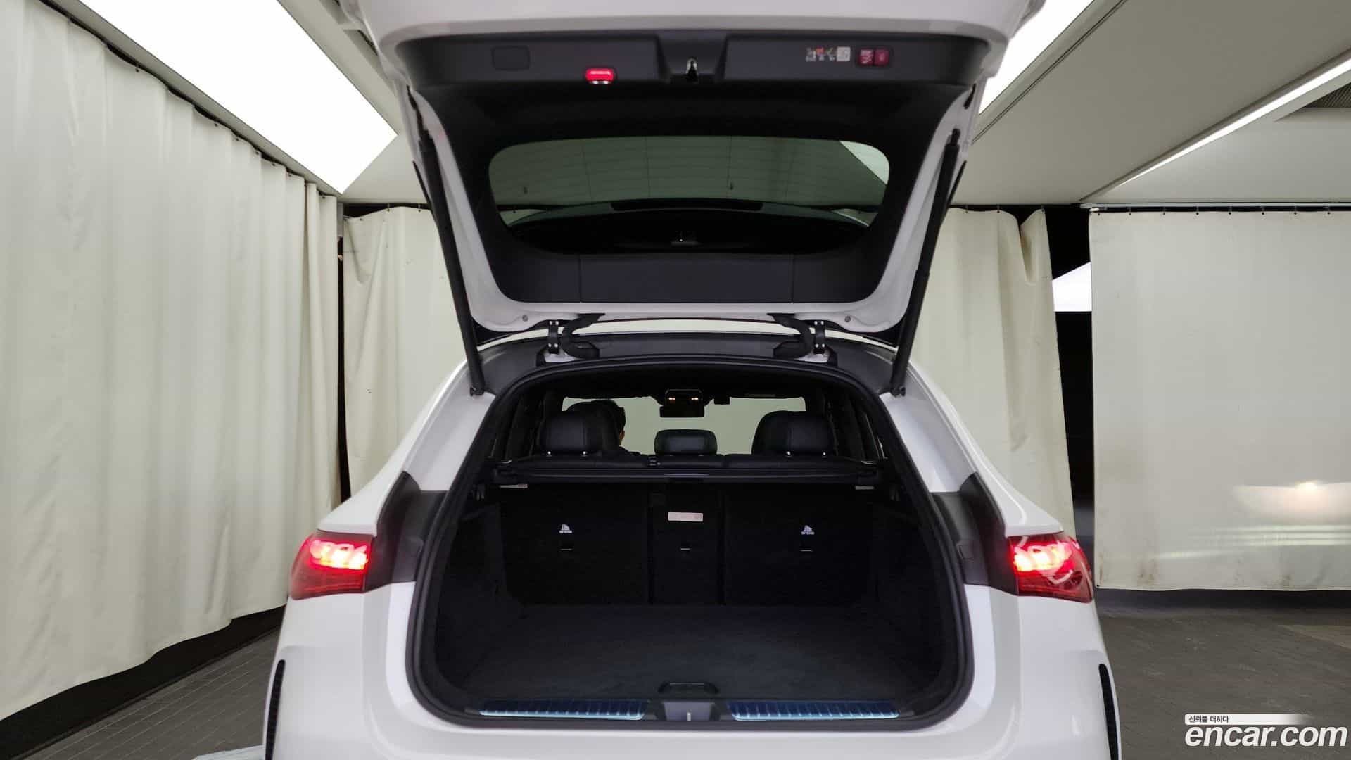 EQE Mercedes-Benz 2023.6-OPTION-024