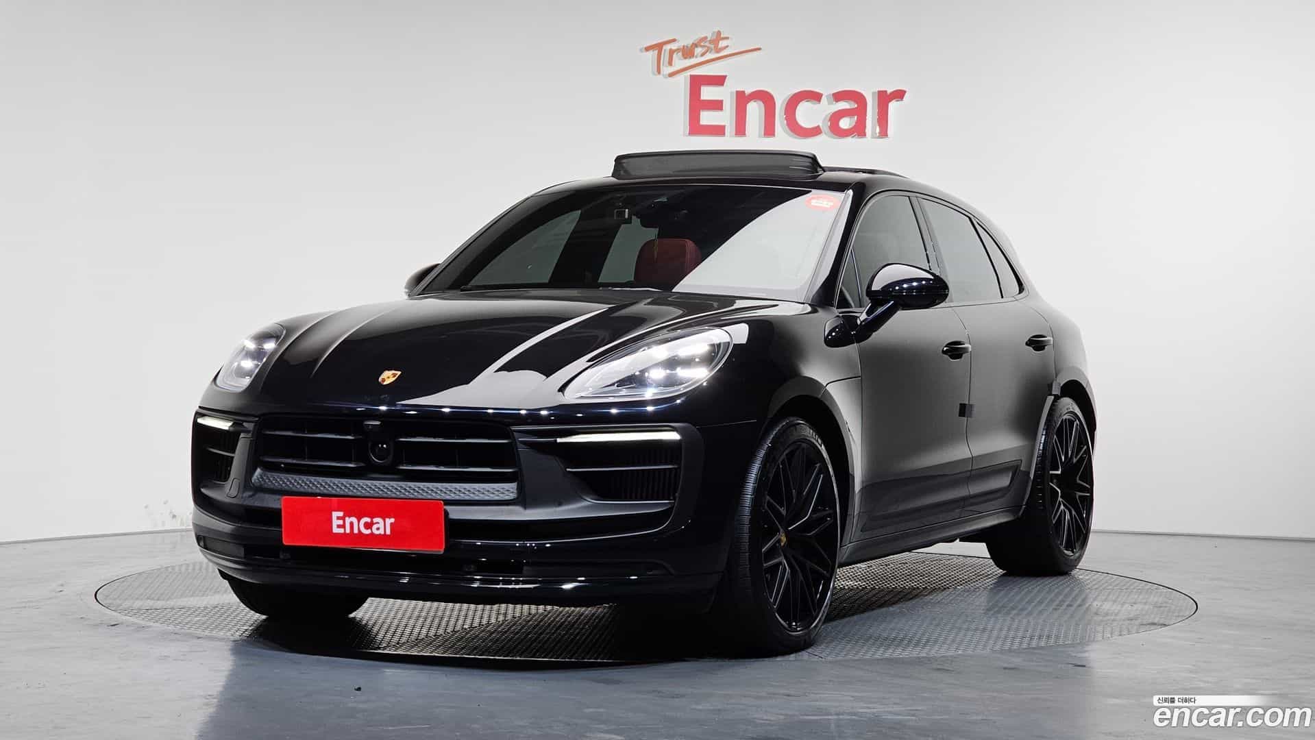 Macan Porsche 2023.0-OUTER-001