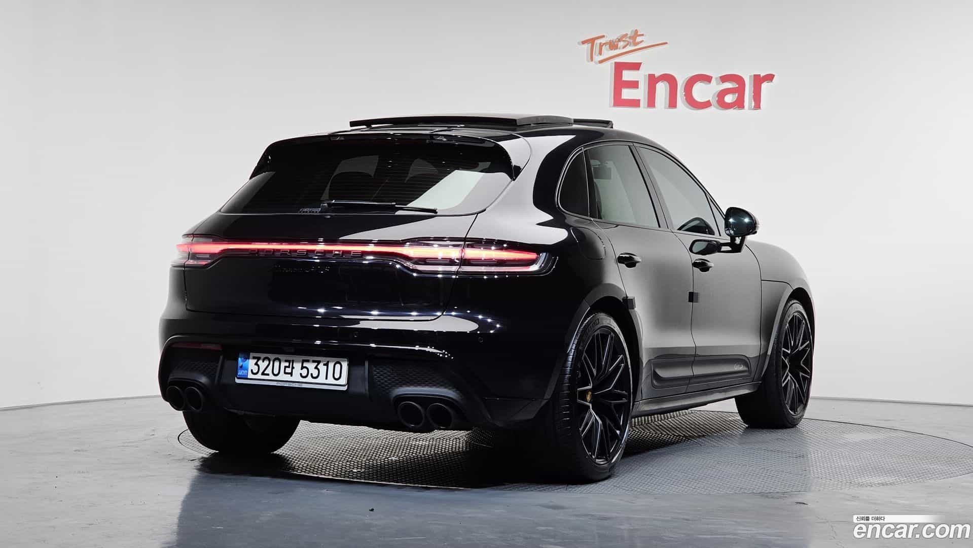 Macan Porsche 2023.0-OUTER-002