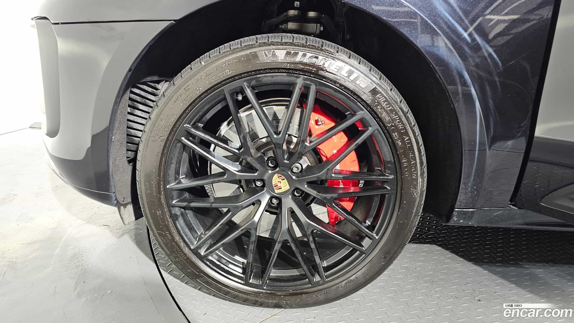 Macan Porsche 2023.0-OUTER-005